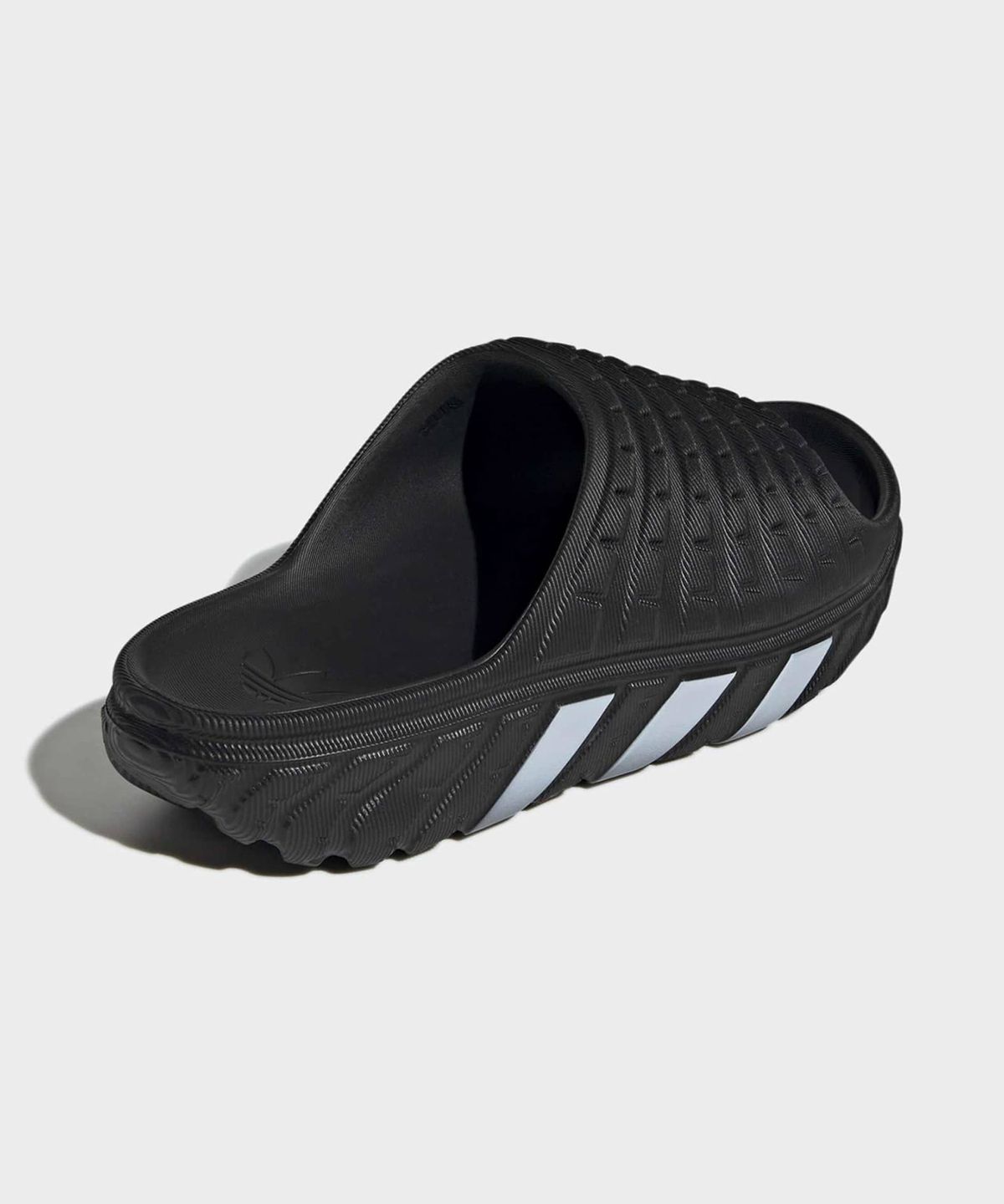 아디다스(ADIDAS) 아딜렛 94 슬라이드 - 블랙:화이트 / IH6890