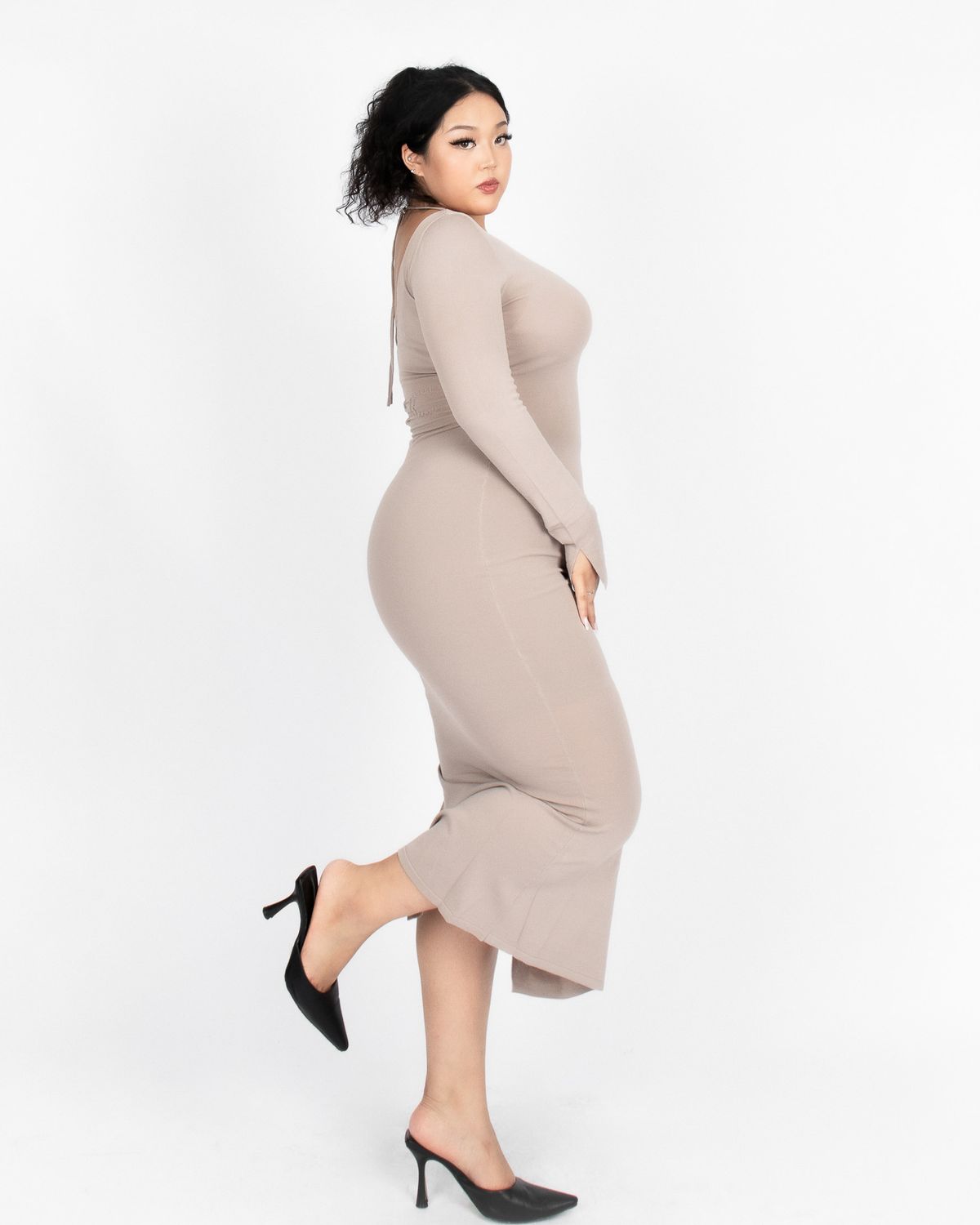 쿨시스(COOLSIS) CS BACK OFF MAXI KNIT DRESS-027 (BEIGE)