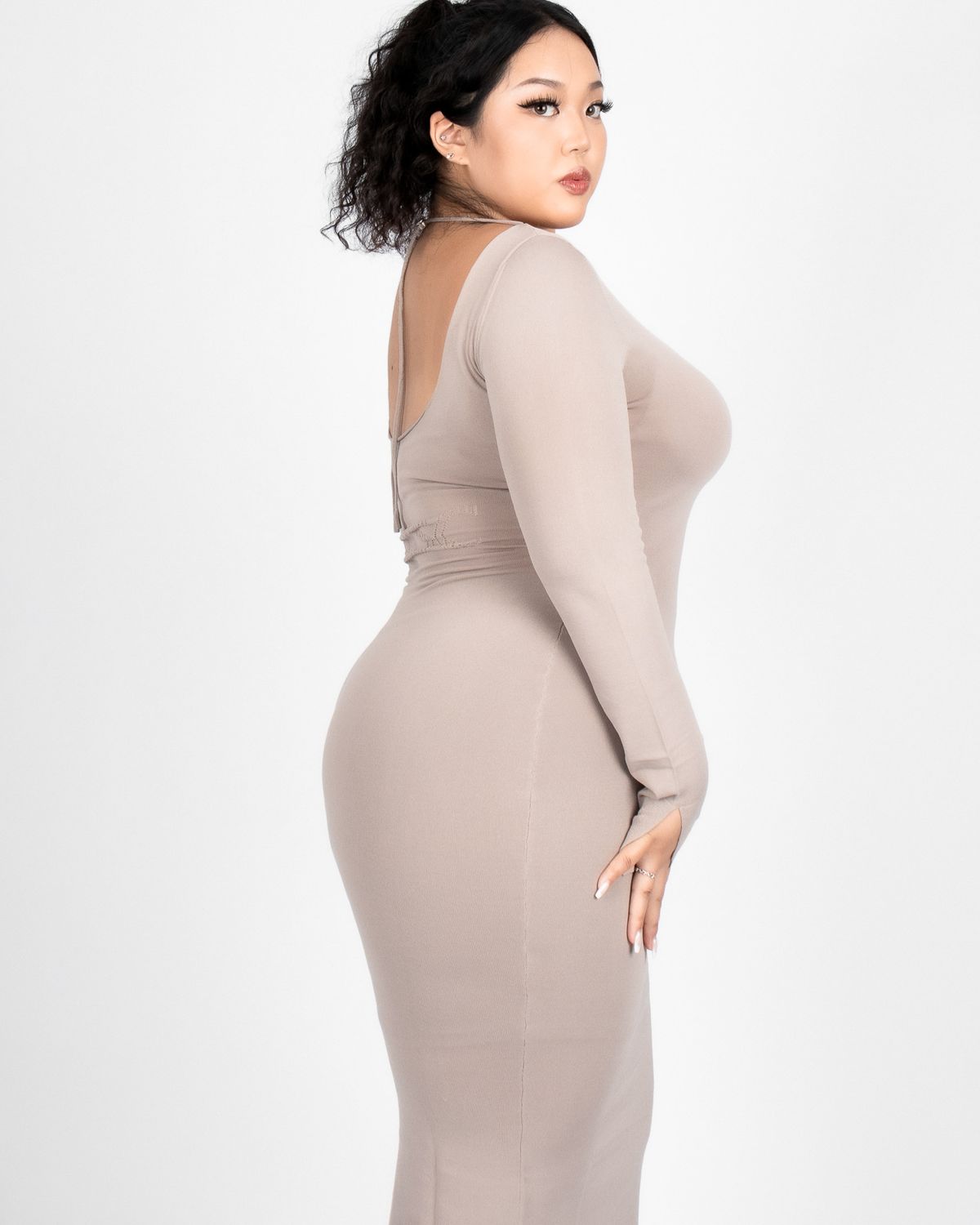 쿨시스(COOLSIS) CS BACK OFF MAXI KNIT DRESS-027 (BEIGE)