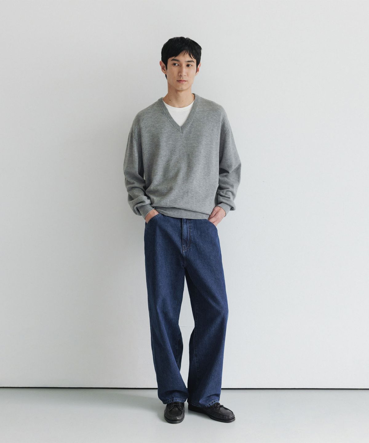 블랭크룸(BLANKROOM) 브이 넥 니트_LIGHT GRAY