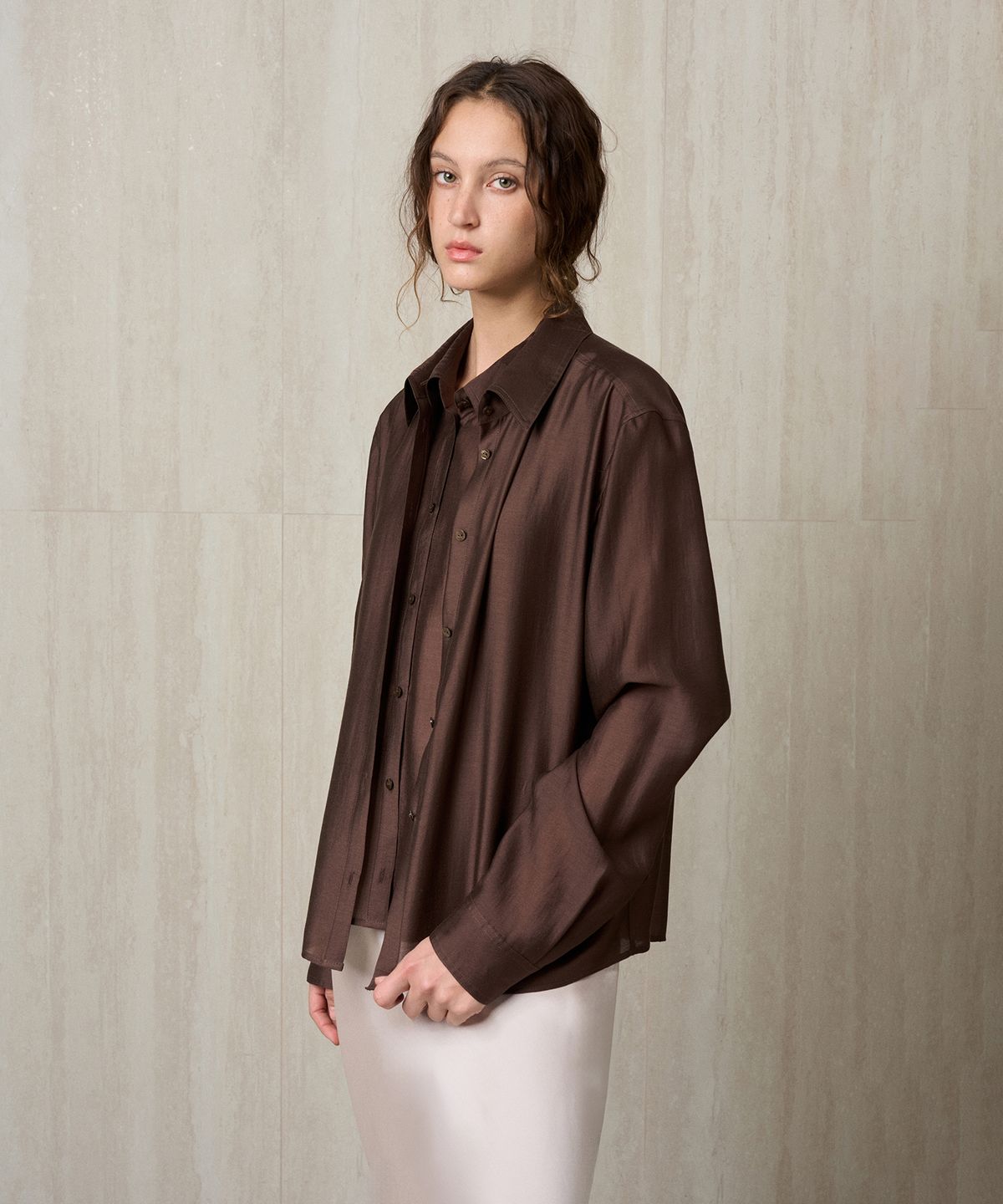 리이(RE RHEE) LAYERED PLACKET SHIRT TRUFFLE