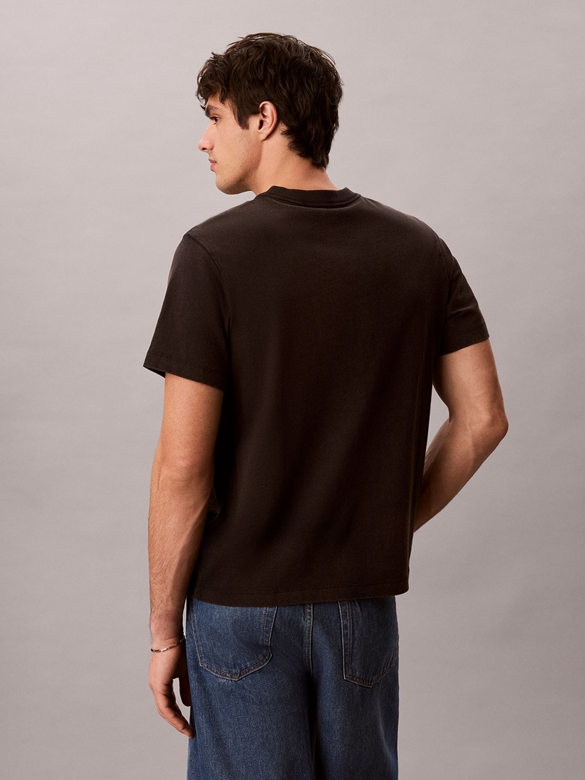 캘빈클라인 진(CALVIN KLEIN JEANS) 애시드 워시 모노로고 그래픽 반팔 티셔츠 4RG832G UB1