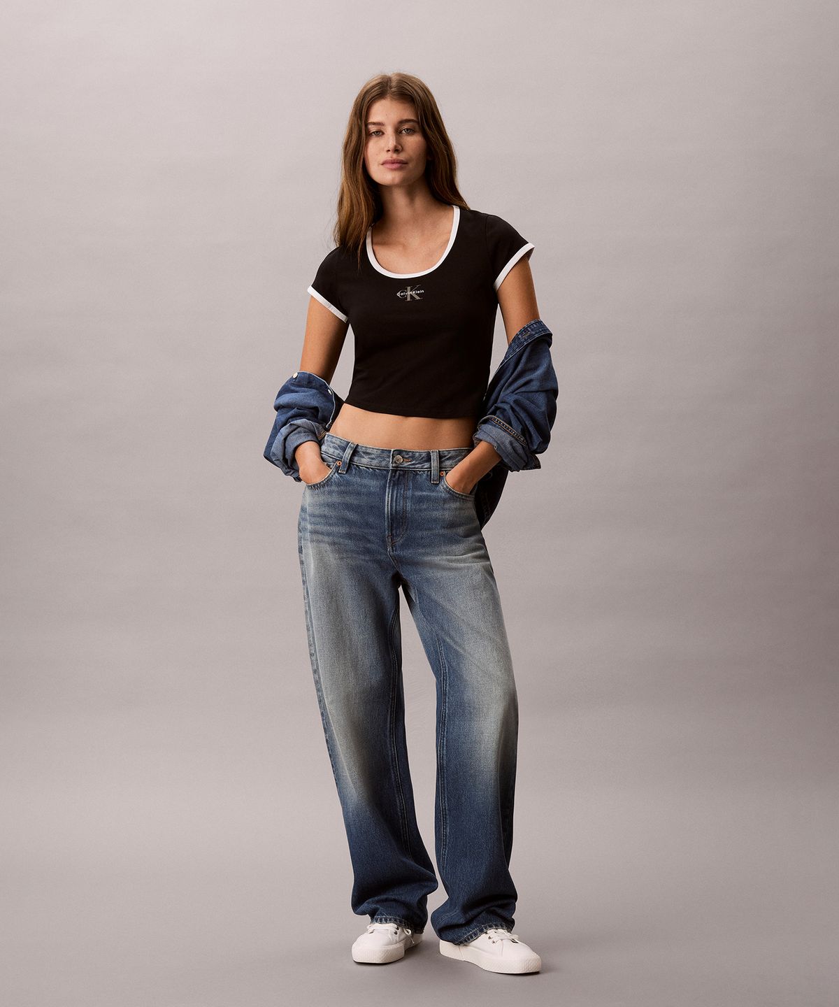 캘빈클라인 진(CALVIN KLEIN JEANS) 여성 모노로고 스쿱 베이비 반팔 티셔츠 47G220G UB1
