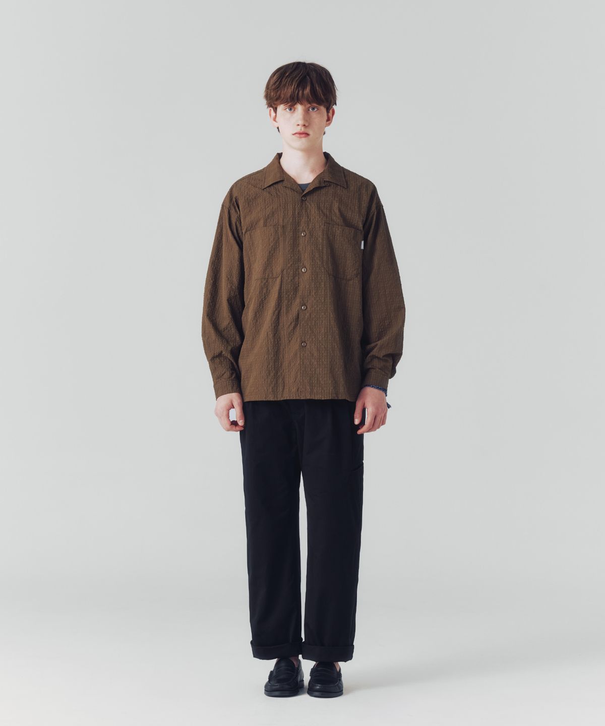 에스피오나지(ESPIONAGE) Checked Seersucker Open Collar Shirt Taupe