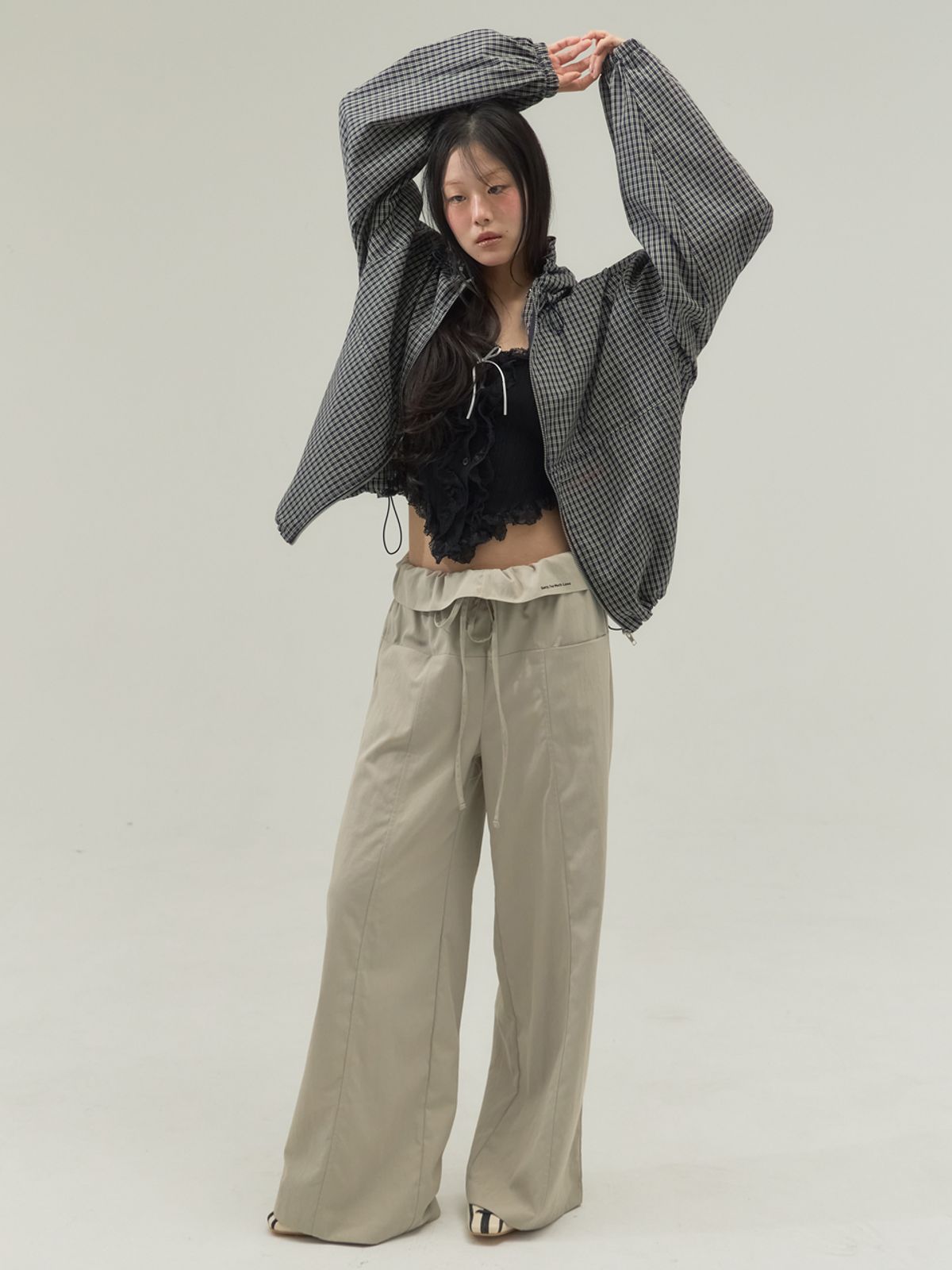 쏘리, 투 머치 러브(SORRY, TOO MUCH LOVE) Drawstring Relaxed Fit Slacks_Beige