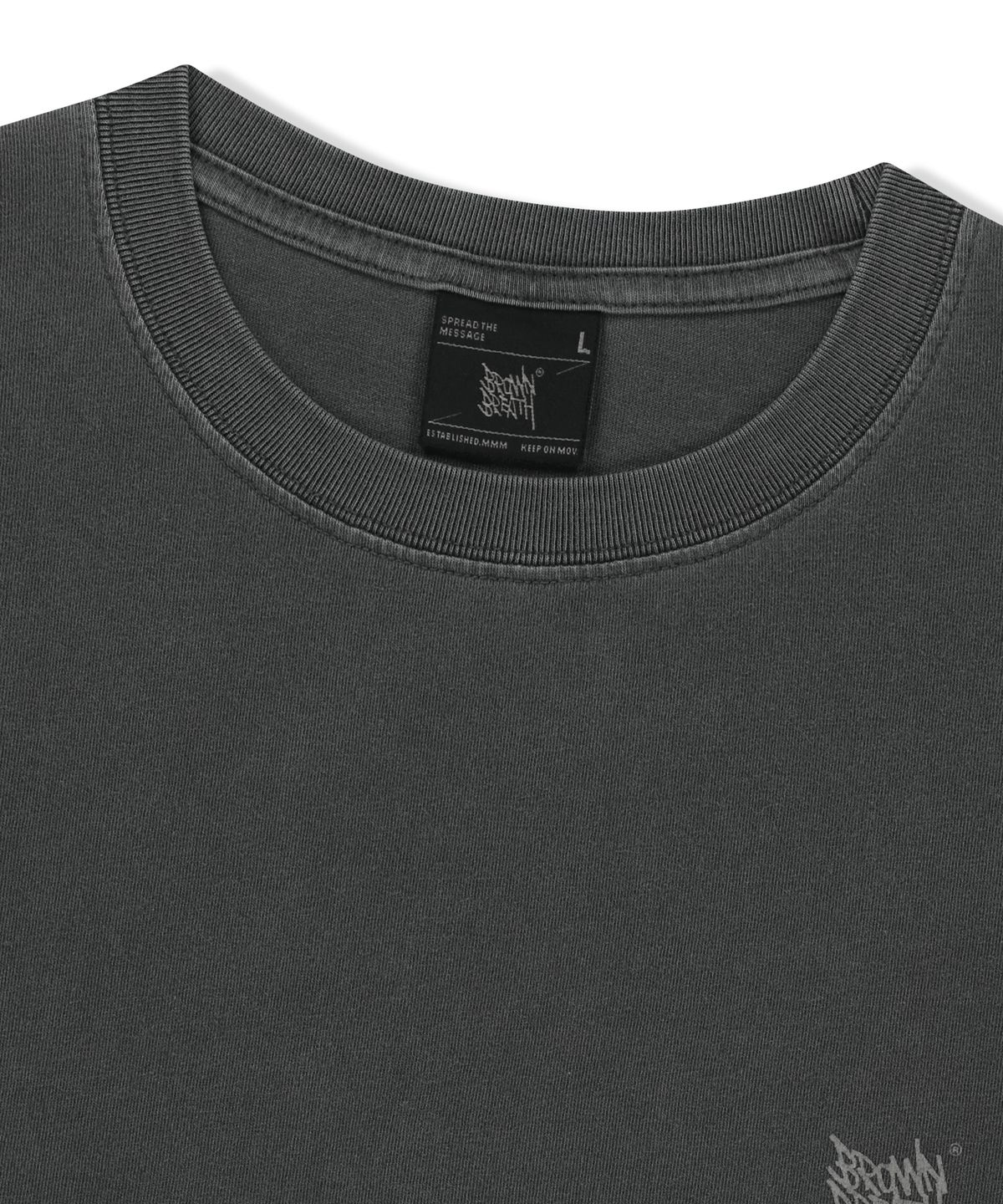 브라운브레스(BROWNBREATH) TAG PIGMENT TEE - CHARCOAL