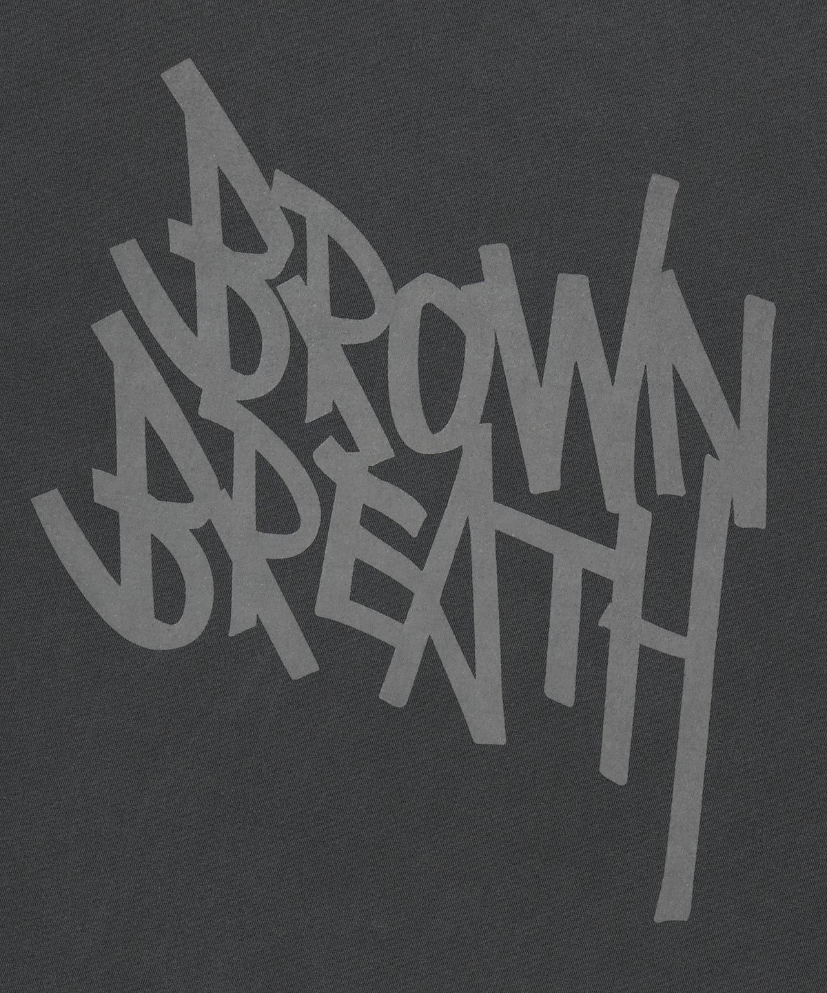 브라운브레스(BROWNBREATH) TAG PIGMENT TEE - CHARCOAL