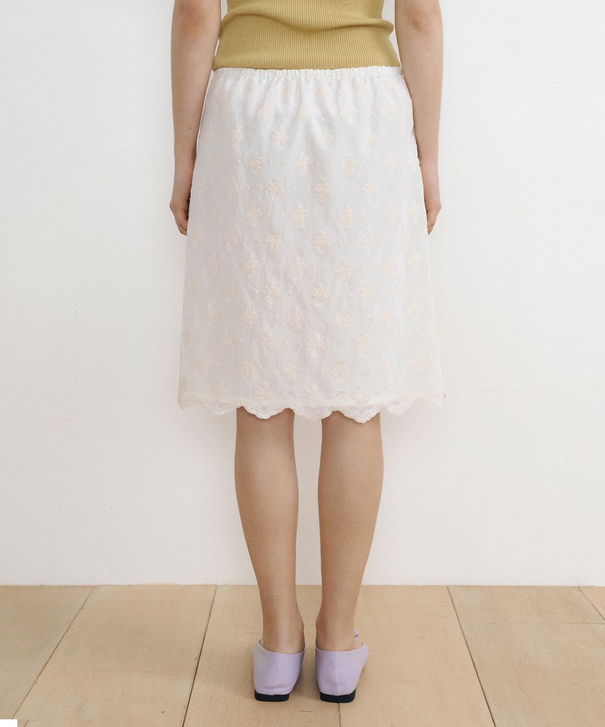 루시르주(LUCIR ZU) Scallop Lace Knee-Length Skirt (cream)