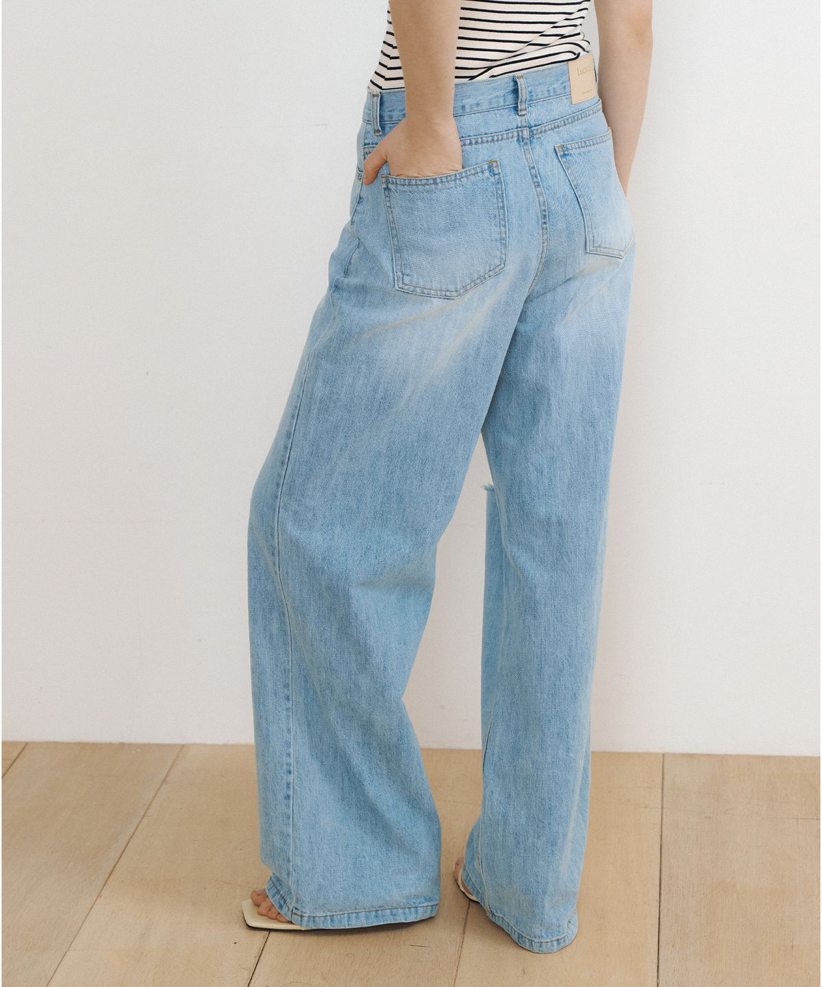 루시르주(LUCIR ZU) Distressed Wide-Leg Denim (light blue)