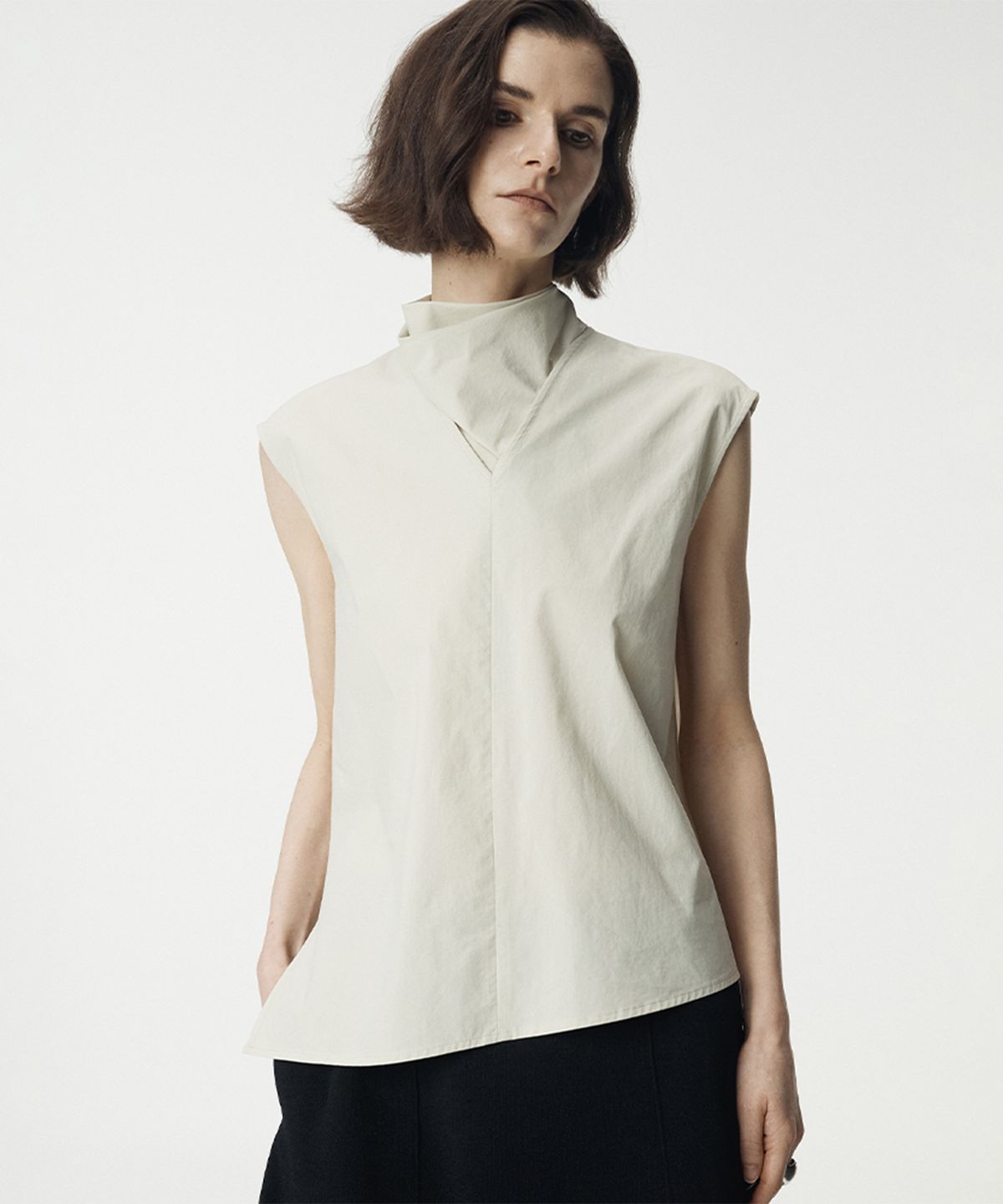 우마뭉(UMARMUNG) Poplin Sleeveless With Triangle Scarf_Green Tea
