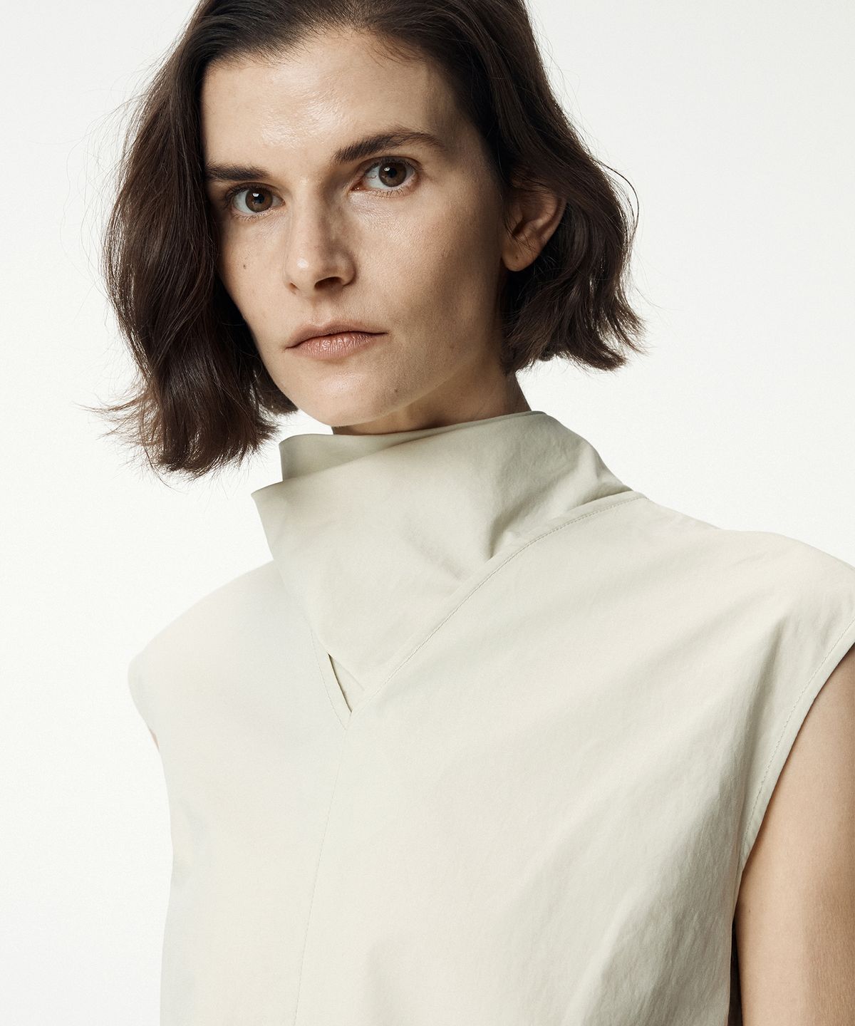 우마뭉(UMARMUNG) Poplin Sleeveless With Triangle Scarf_Green Tea