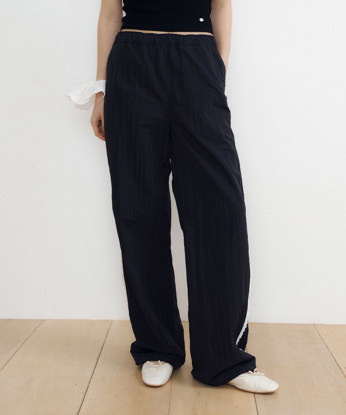 루시르주(LUCIR ZU) Lace Detail Nylon Pants (black)
