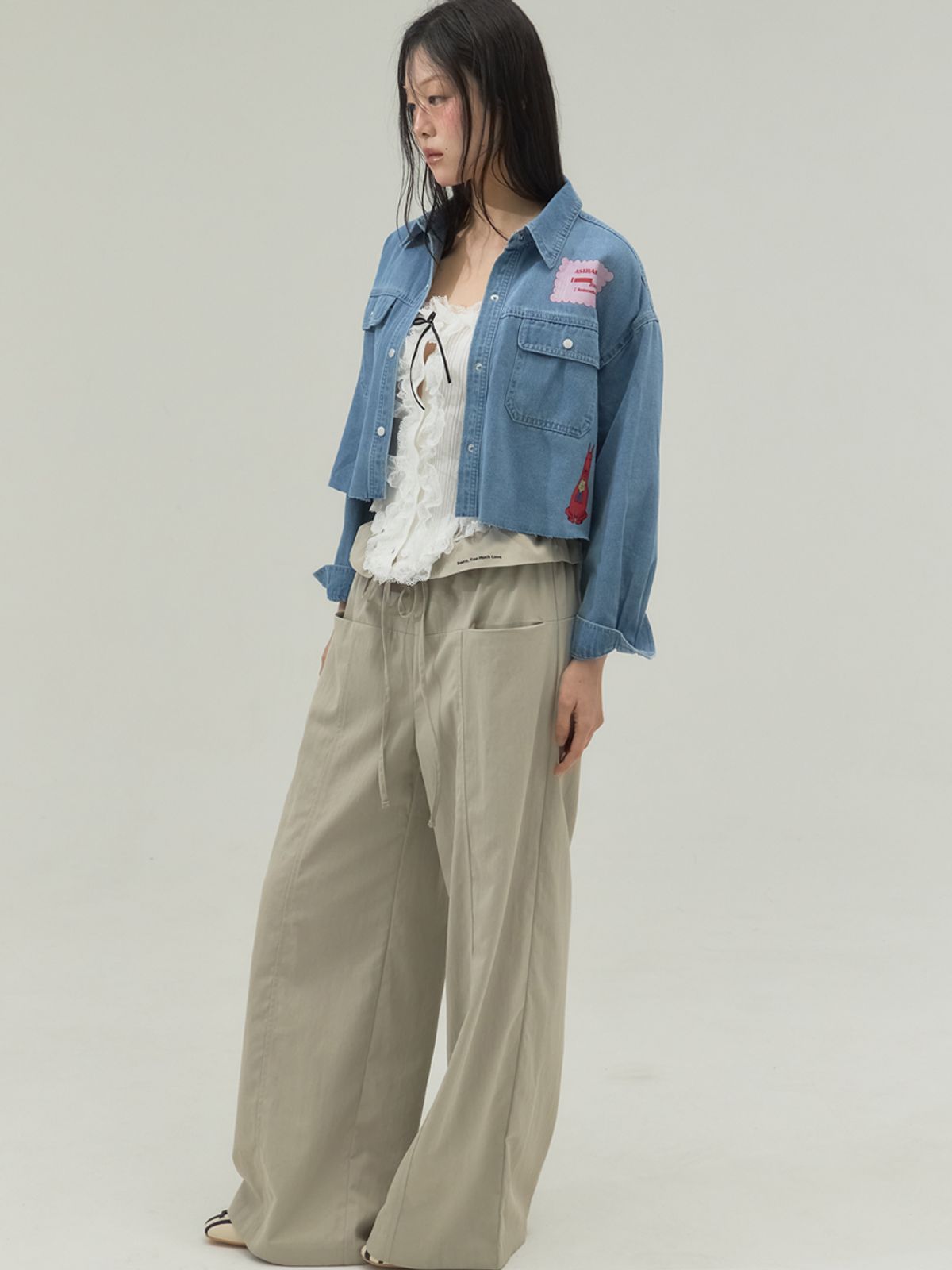 쏘리, 투 머치 러브(SORRY, TOO MUCH LOVE) Cropped Utility Denim Shirt Jacket_Sky Blue