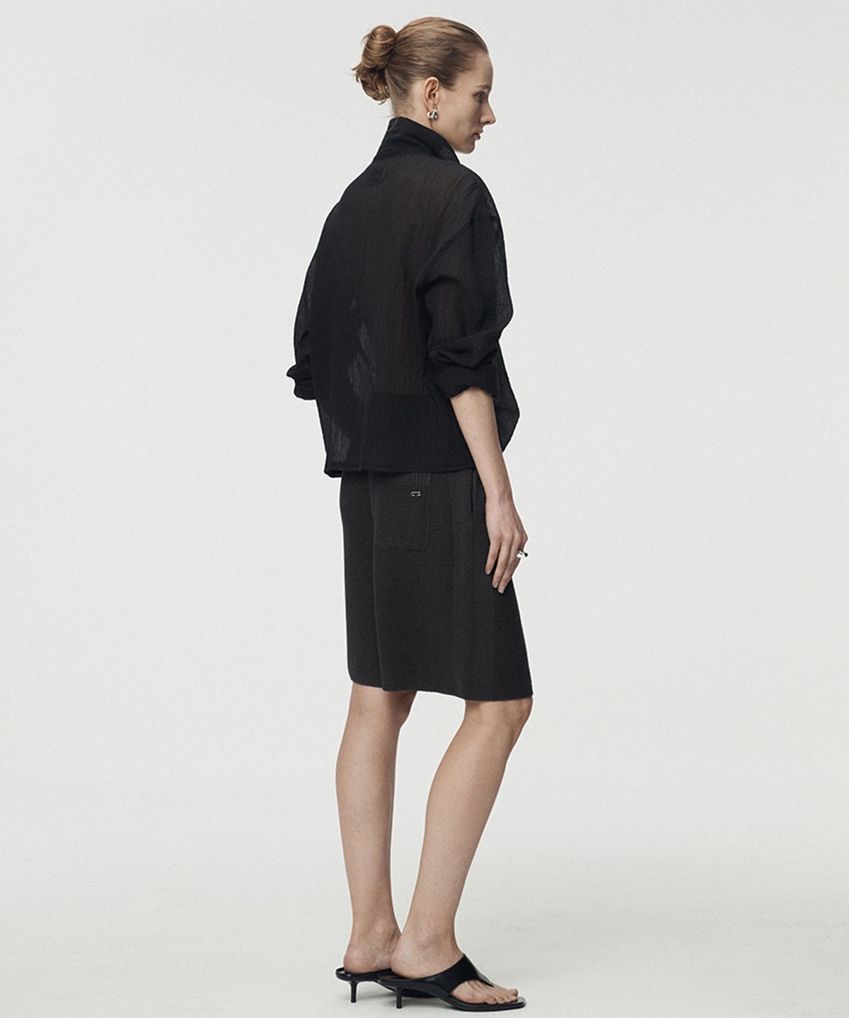 우마뭉(UMARMUNG) Korean Paper & Boucle Shorts_Charcoal