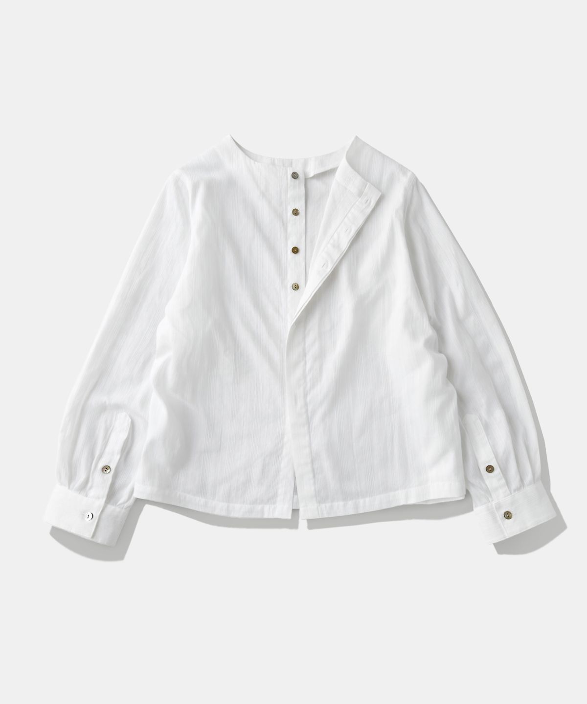 다이아몬드 레이라(DIAMOND LAYLA) Back Button U-Neck Blouse Shirt B02