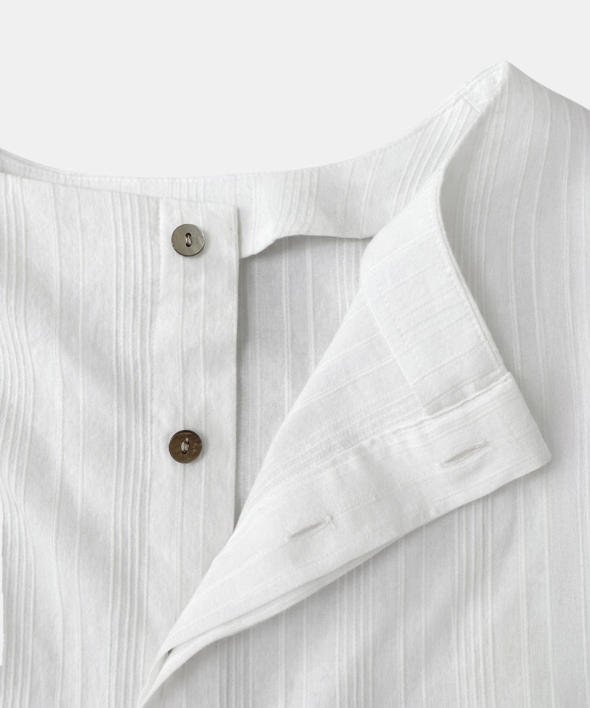 다이아몬드 레이라(DIAMOND LAYLA) Back Button U-Neck Blouse Shirt B02