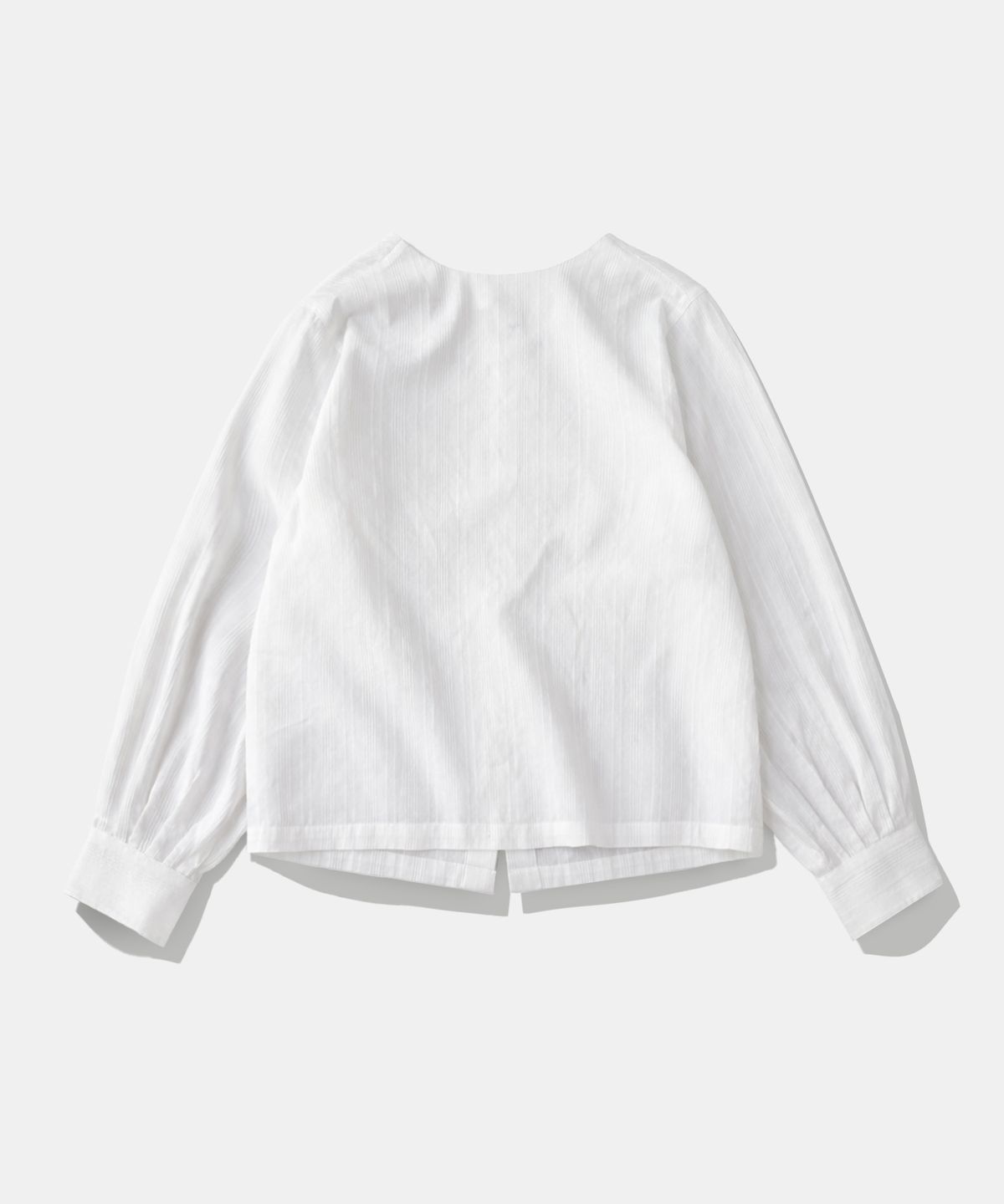 다이아몬드 레이라(DIAMOND LAYLA) Back Button U-Neck Blouse Shirt B02