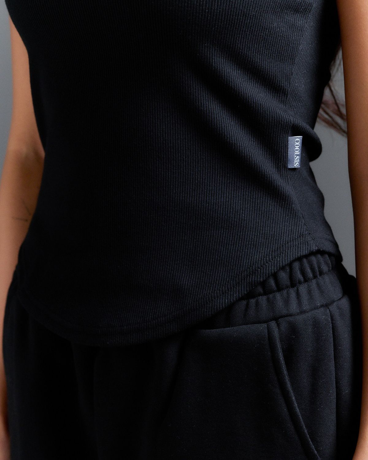 쿨시스(COOLSIS) CS GORGEOUS SLEEVELESS-058 (BLACK)