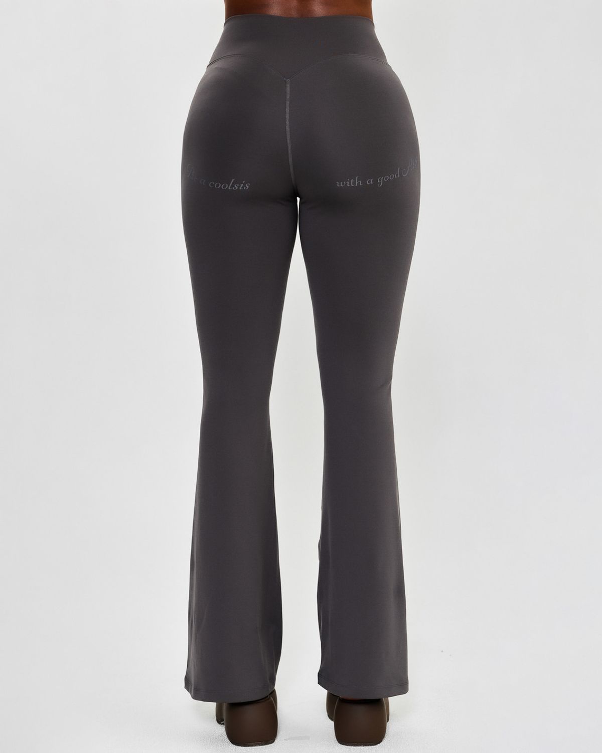 쿨시스(COOLSIS) CS CURVE BOOTCUT LEGGINGS (ASHBROWN)