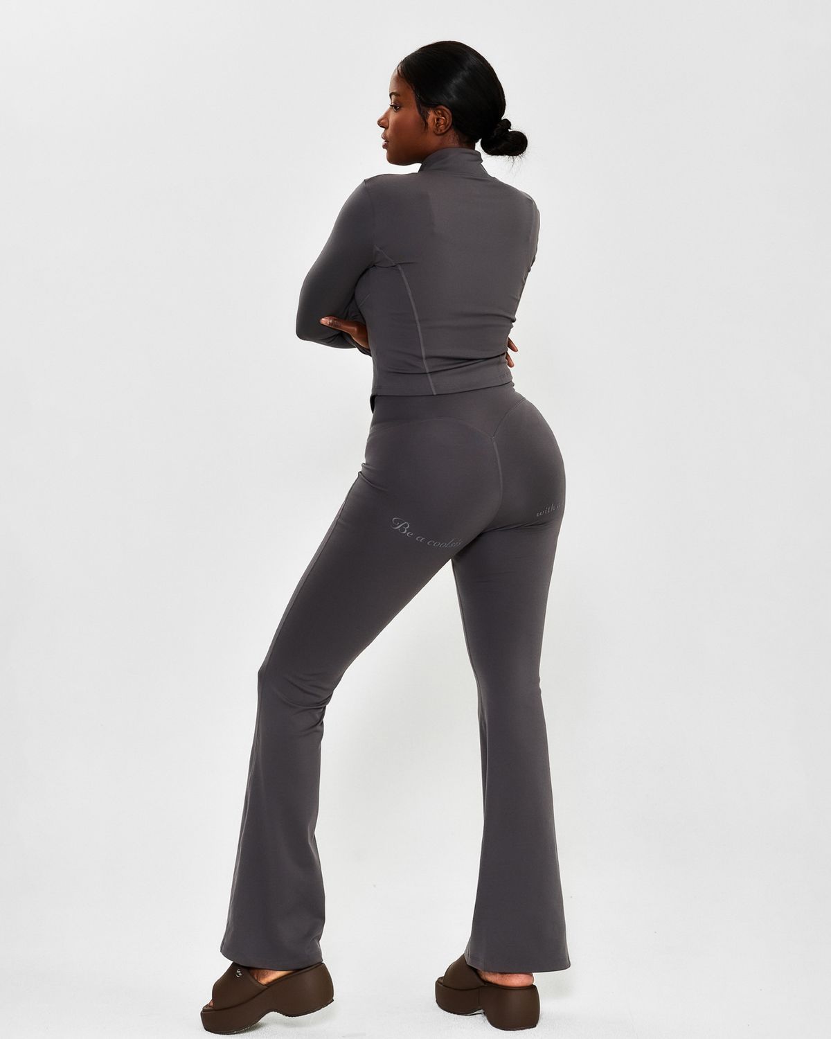 쿨시스(COOLSIS) CS CURVE BOOTCUT LEGGINGS (ASHBROWN)