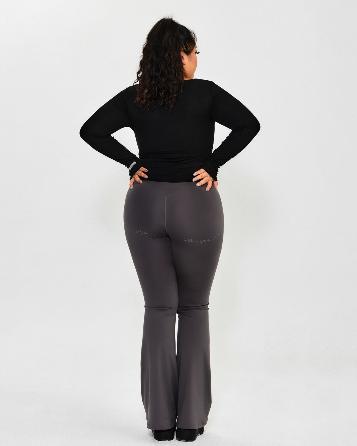 쿨시스(COOLSIS) CS CURVE BOOTCUT LEGGINGS (ASHBROWN)