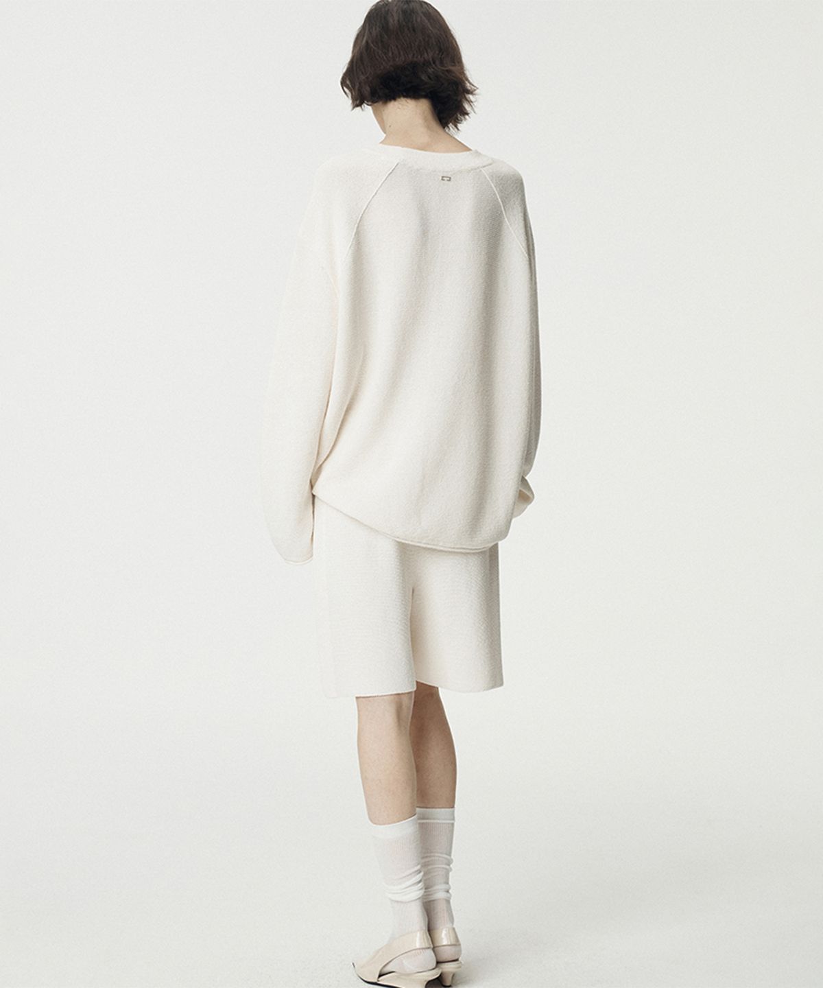 우마뭉(UMARMUNG) Korean Paper & Boucle Shoulder Pannel Pullover_Daylight