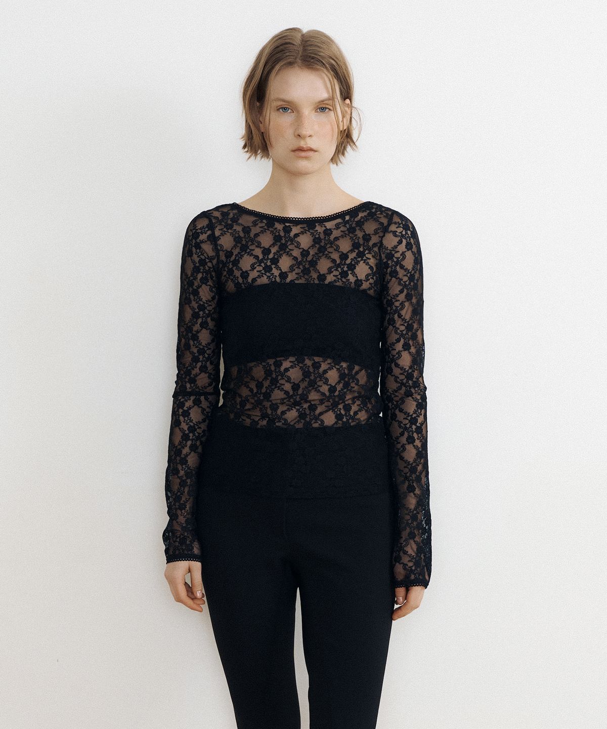 루시르주(LUCIR ZU) Reversible Boat & U Neck Lace Slim Top (black)