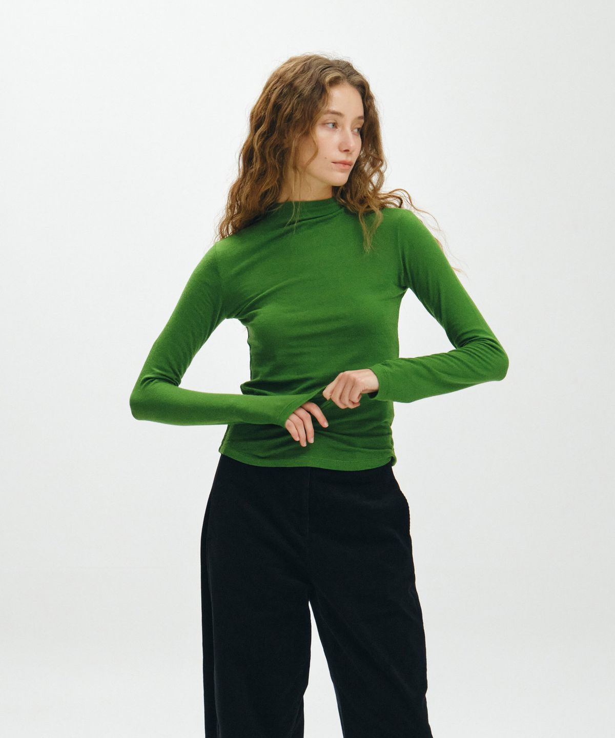 마이스(MAIS) WOOL TENCEL HALF NECK TEE / GREEN