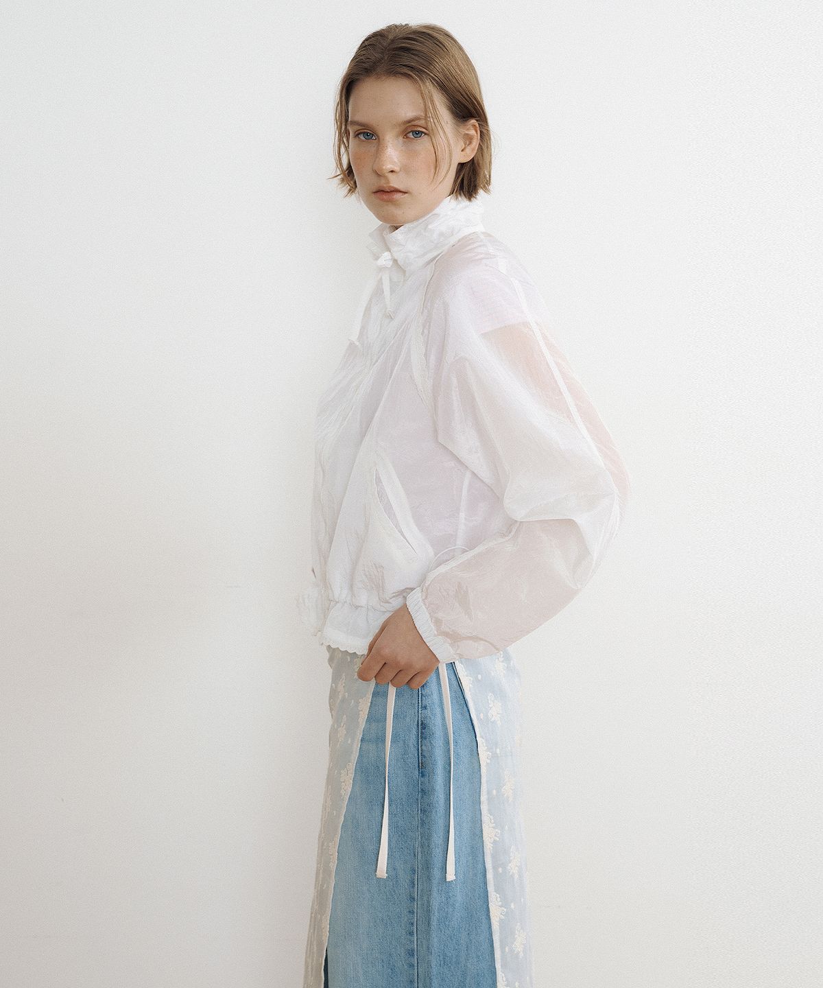 루시르주(LUCIR ZU) Sheer Lace Tape Jumper (ivory)