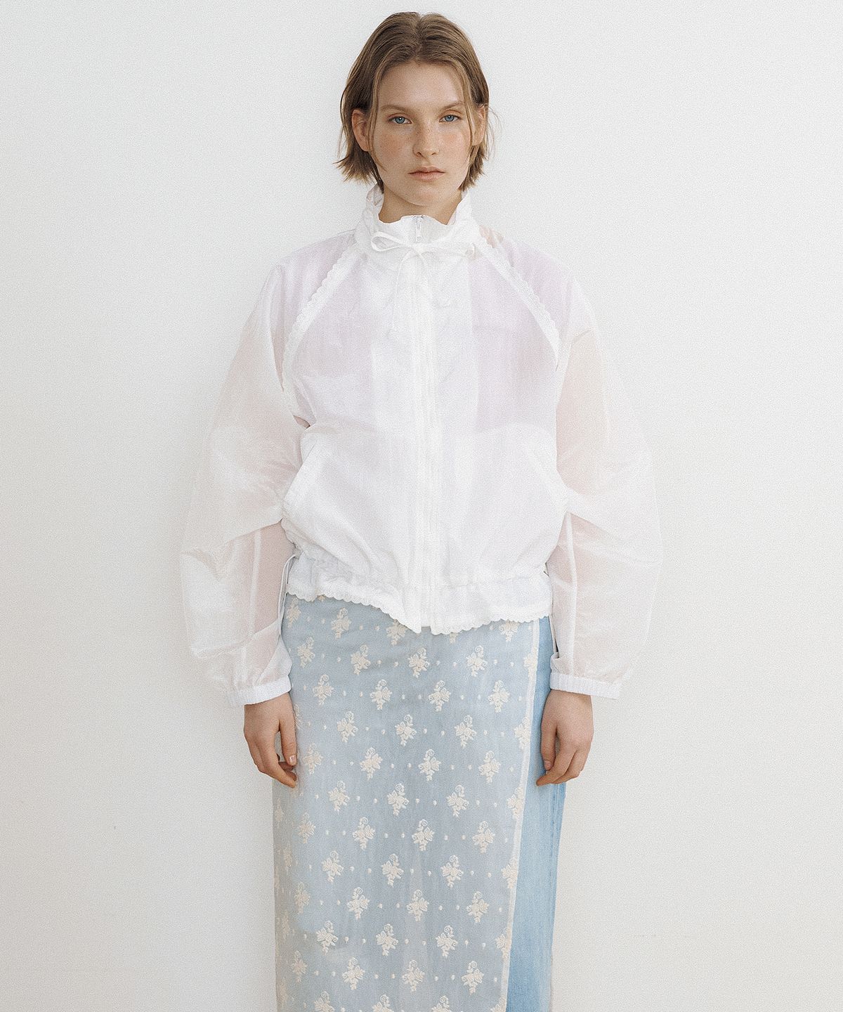 루시르주(LUCIR ZU) Sheer Lace Tape Jumper (ivory)