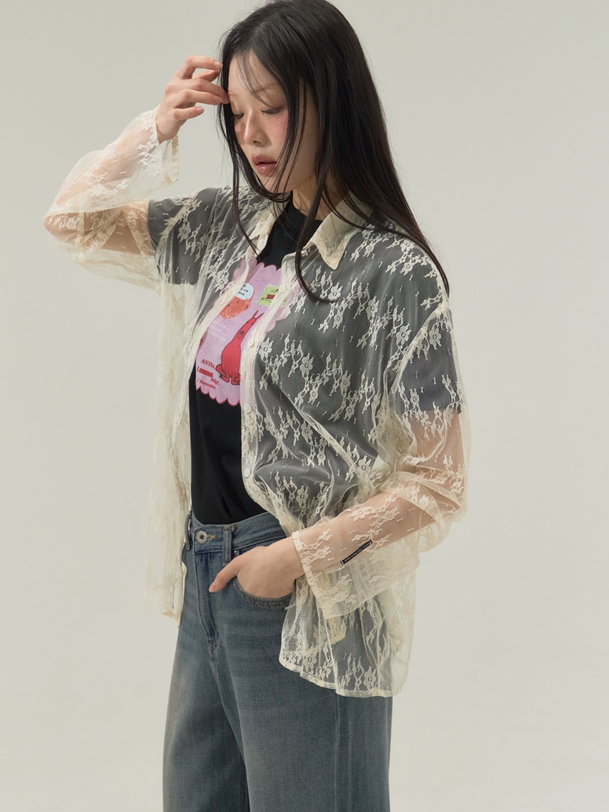 쏘리, 투 머치 러브(SORRY, TOO MUCH LOVE) Sheer Lace Classic Collar Blouse_Cream