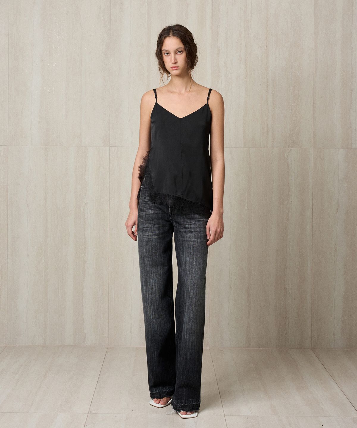 리이(RE RHEE) RAW-HEM WASHED DENIM PANTS