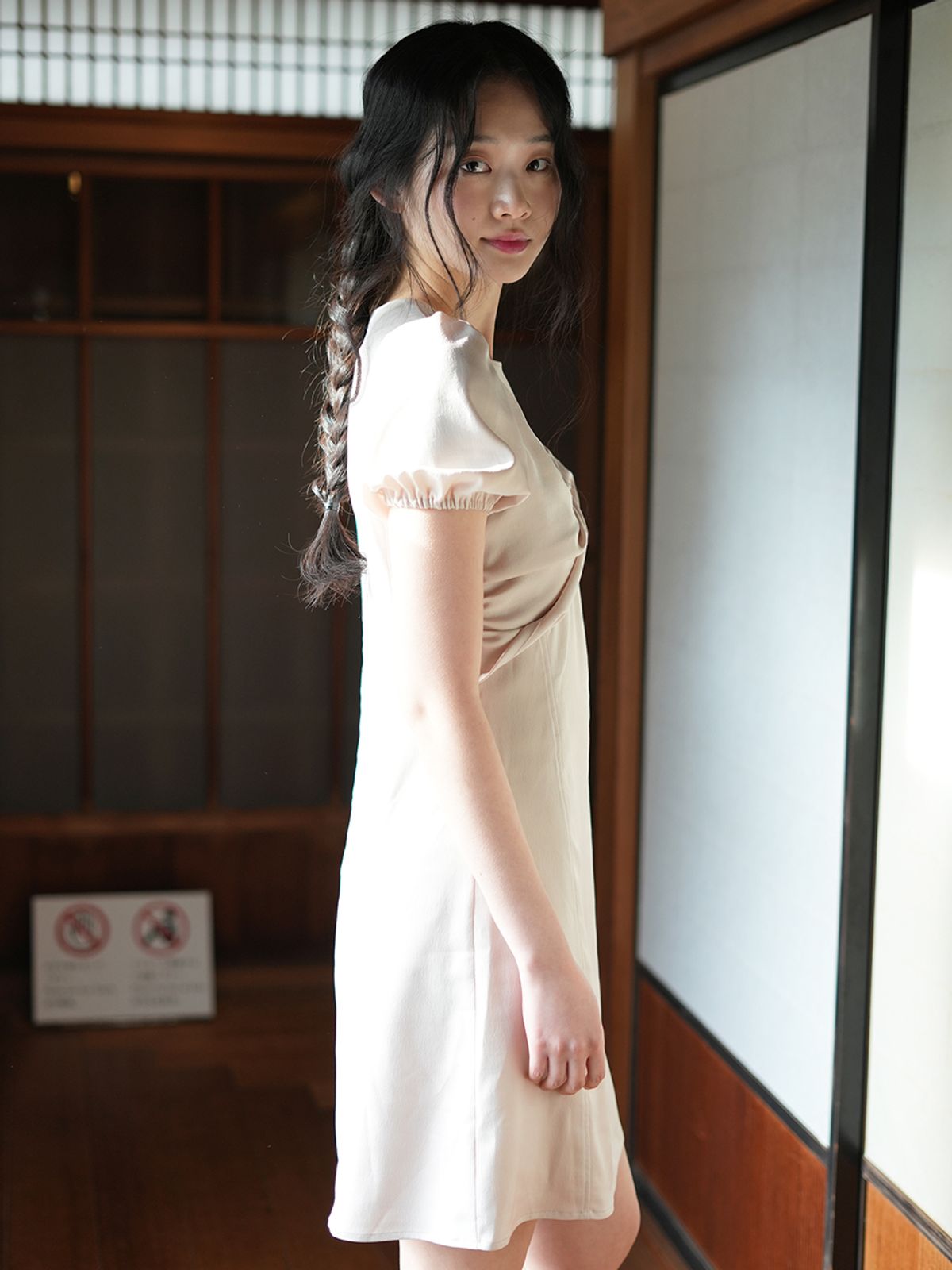 랭앤루(LANGNLU) ROSELLE Twist Mini Dress(로젤)_BEIGE