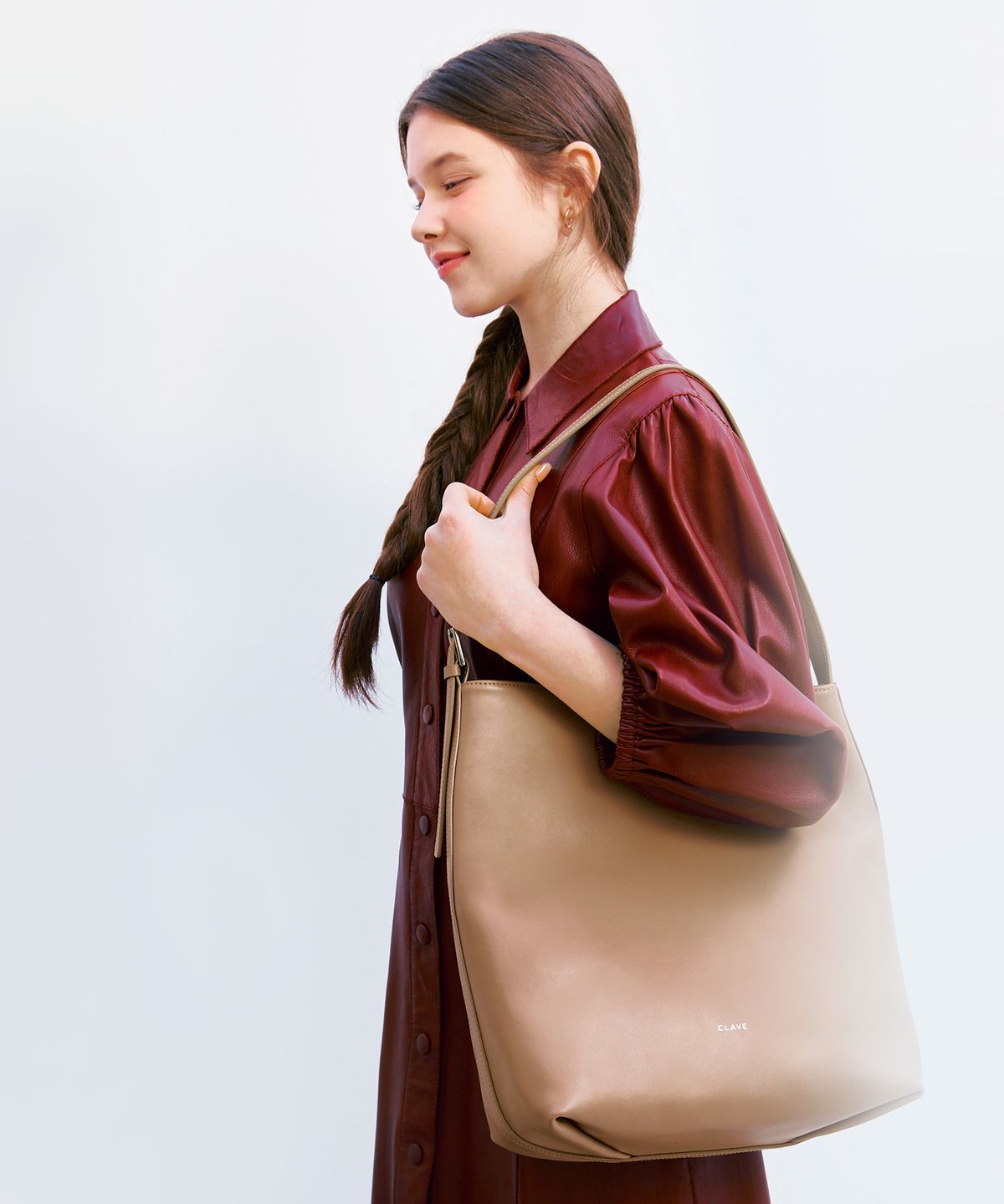 끌라베(CLAVE) 릴리 베이지 토트백 (LILY Beige Tote Bag)