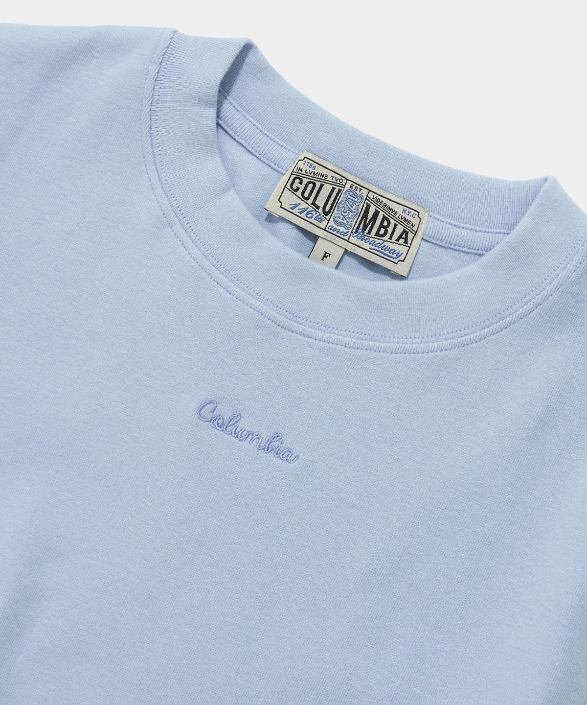 컬럼비아 유니버시티(COLUMBIA UNIVERSITY) TINY SCRIPT LOGO WOMEN SLIM-FIT S/S T-SHIRTS_LIGHT BLUE
