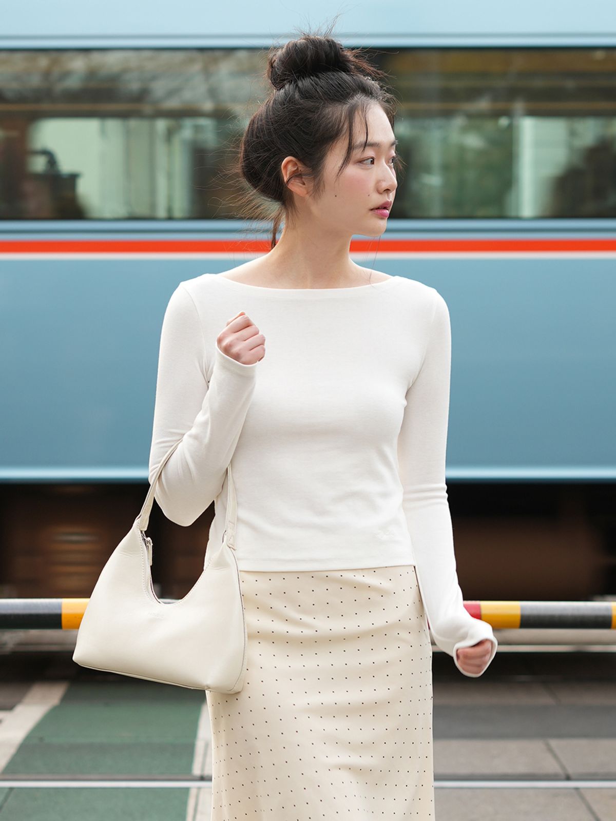 랭앤루(LANGNLU) CIELO Twist Lace Top(시엘로)_IVORY