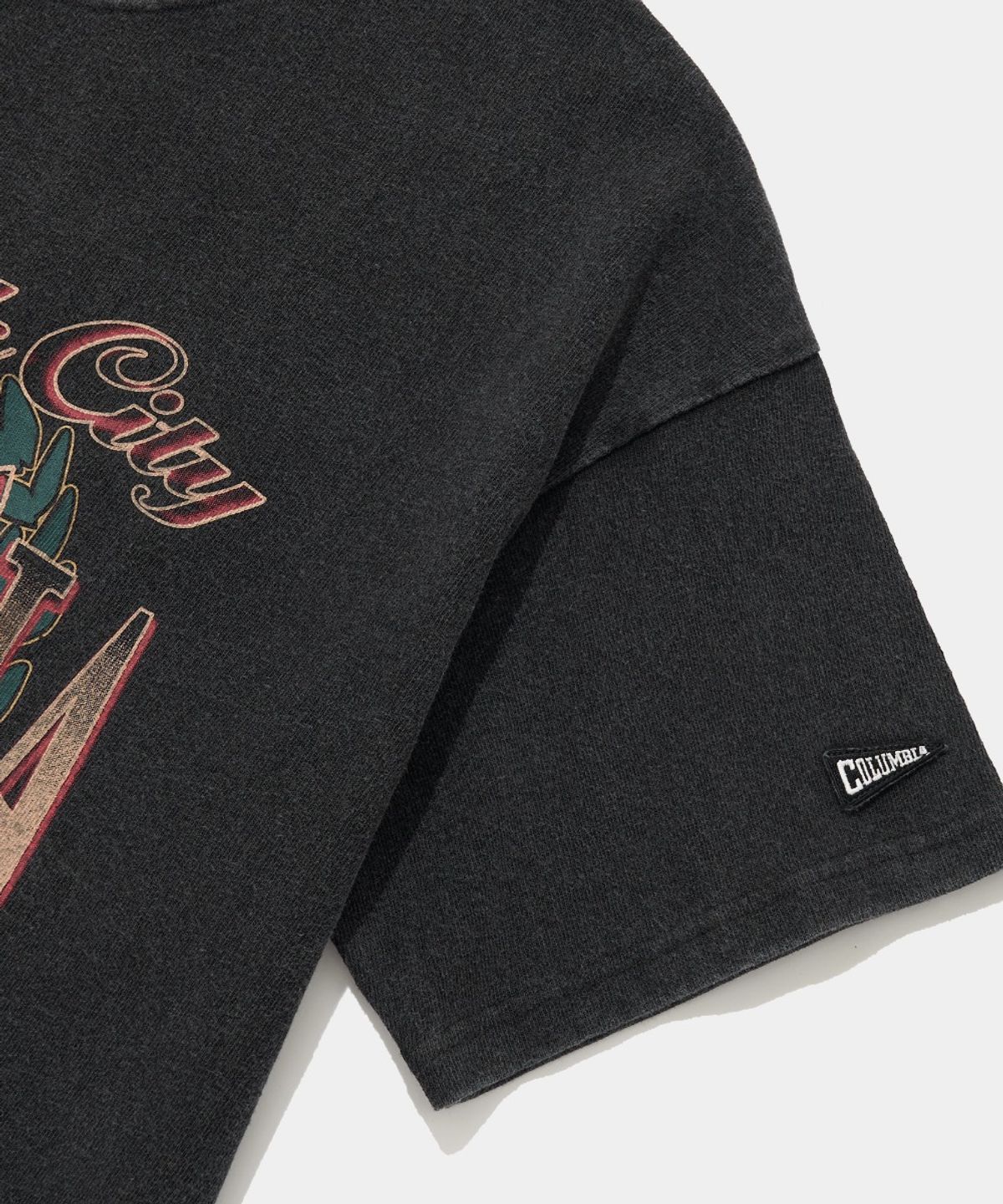 컬럼비아 유니버시티(COLUMBIA UNIVERSITY) CU CAMPUS MINERAL WASHED WOMEN S/S T-SHIRTS_CHARCOAL