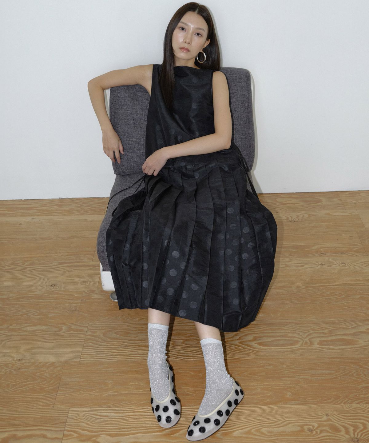 마이스(MAIS) BIG DOT PLEATED MAXI DRESS / BLACK