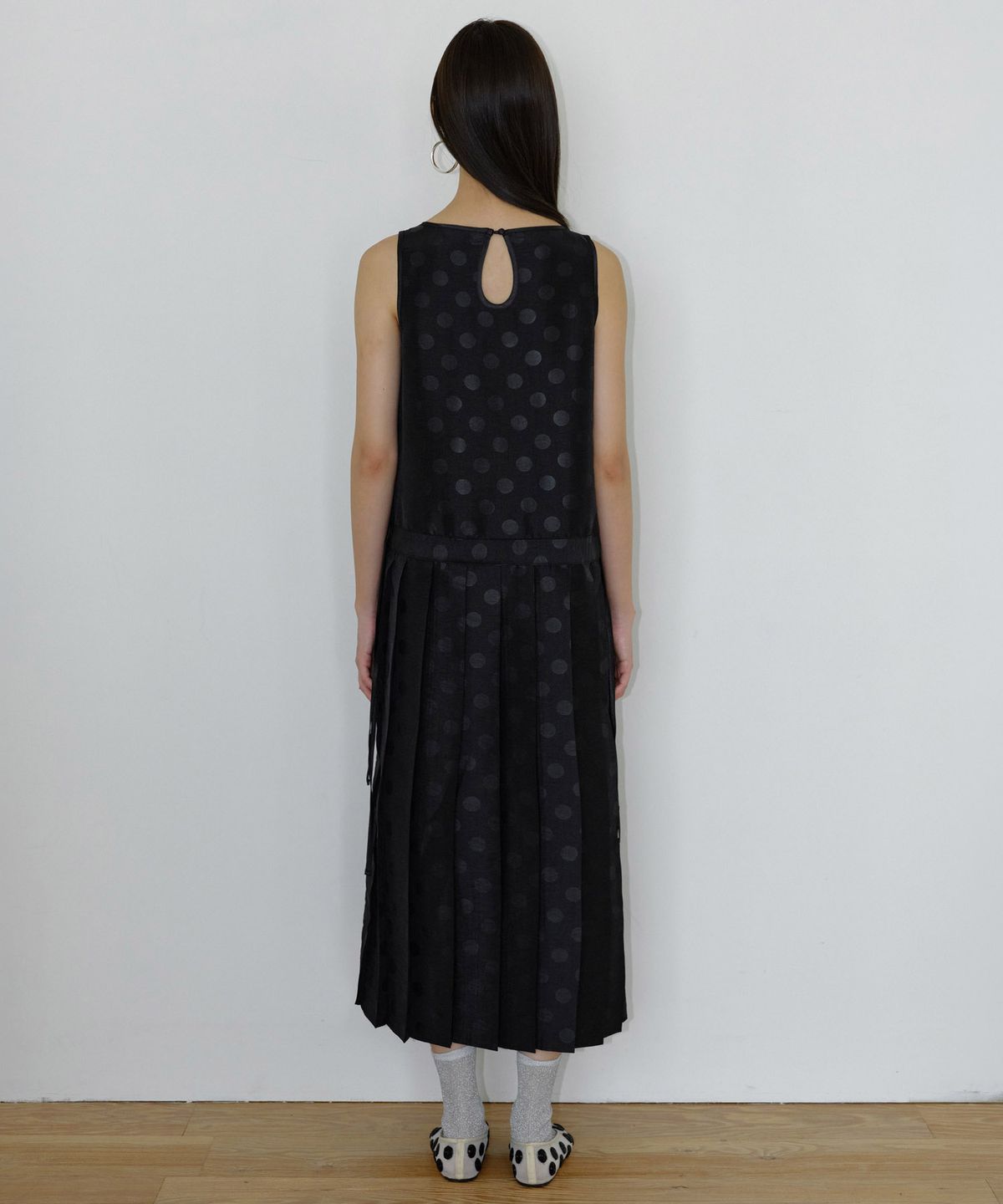 마이스(MAIS) BIG DOT PLEATED MAXI DRESS / BLACK
