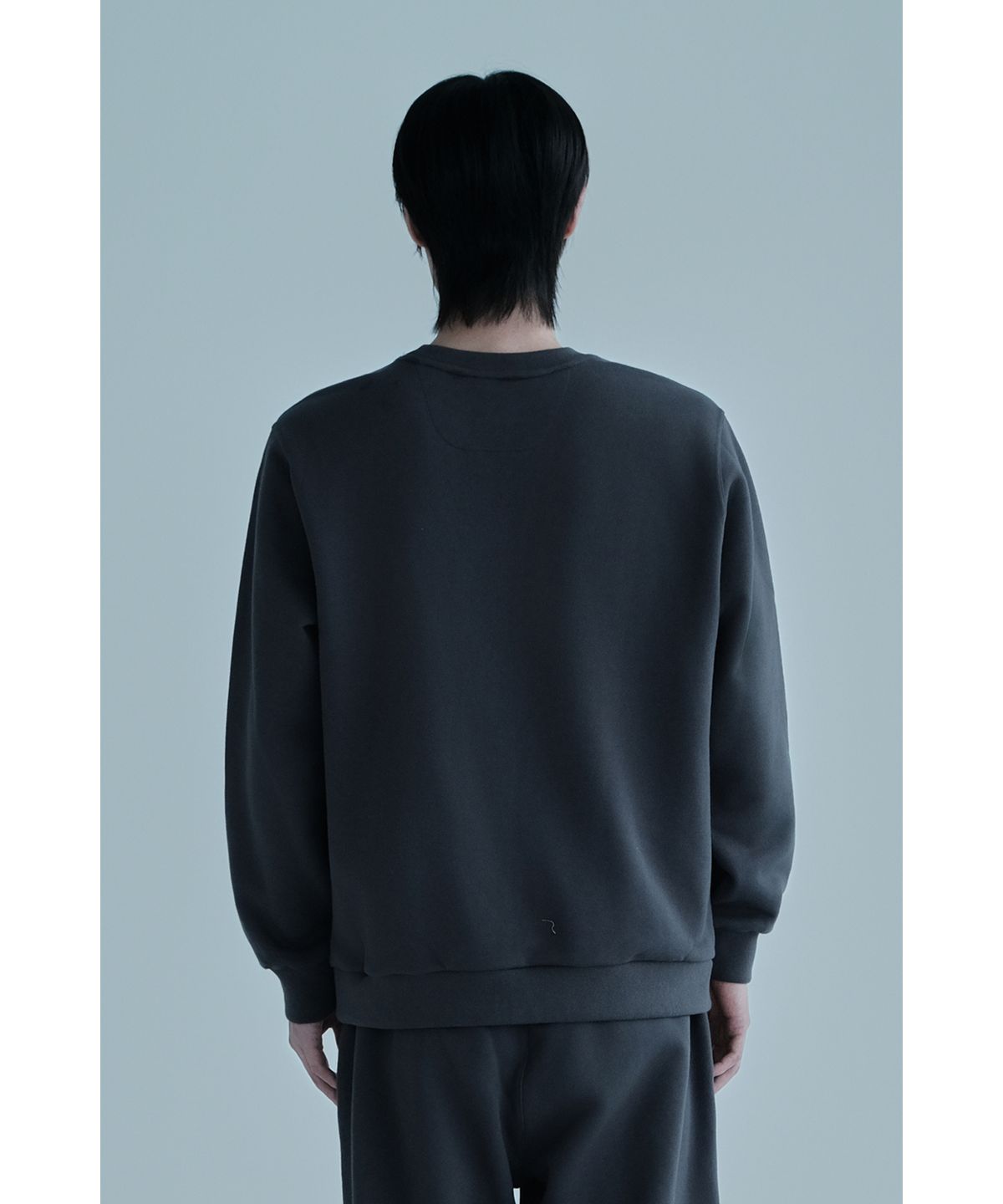 얼스캄에라(EARTH CALM ERA) 내추럴 데일리 스웨트셔츠_차콜