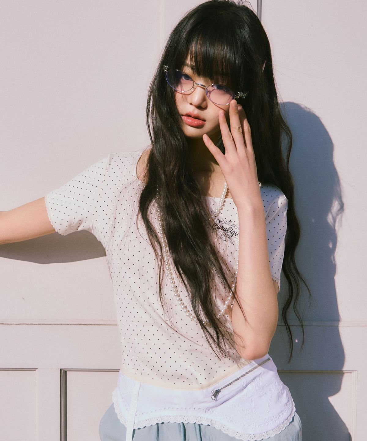 코랄리크(CORALIQUE) 퓨어 백스트링 도트 티셔츠 아이보리