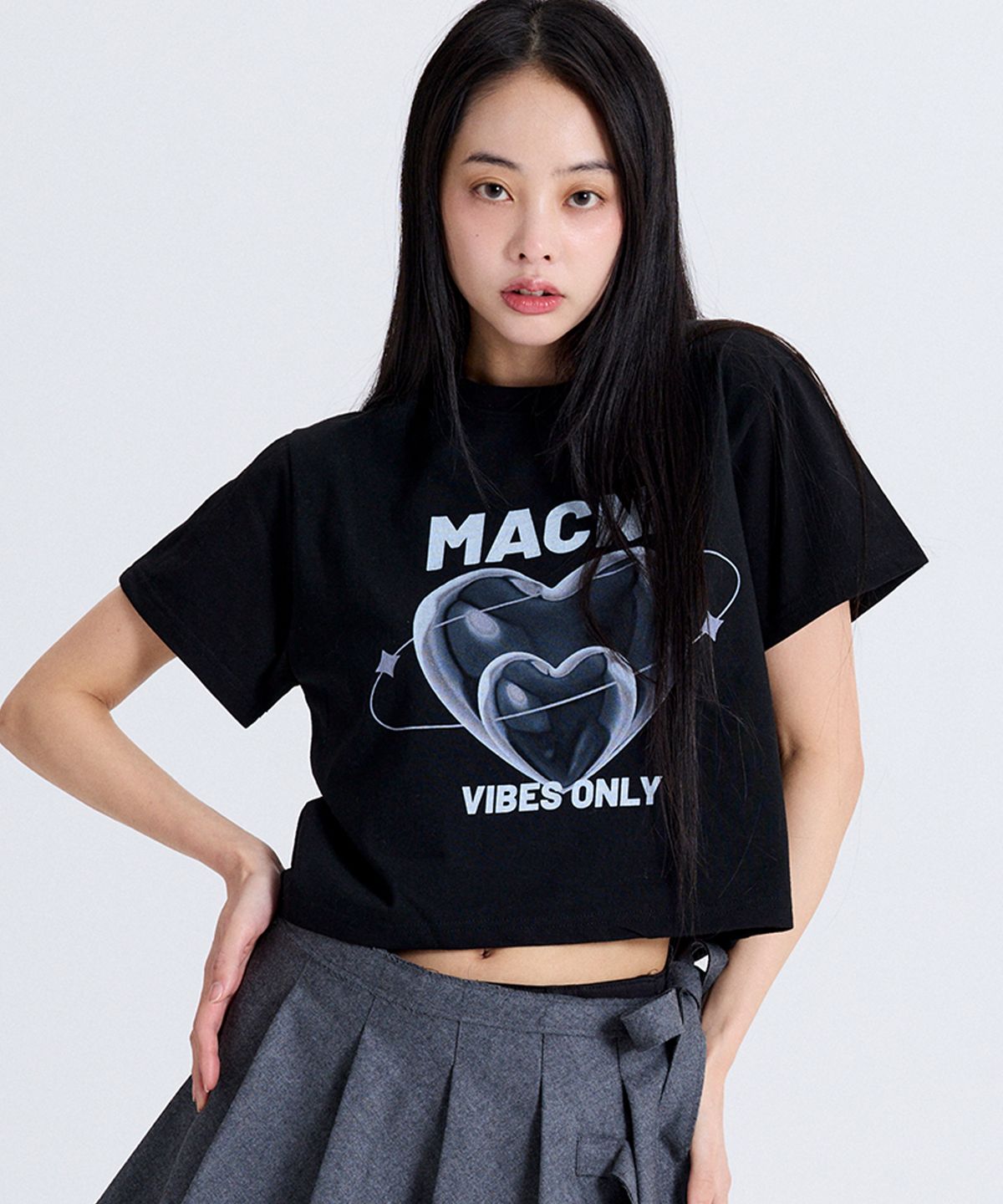 마크니(MACNI) DOUBLE HEART CROP T-SHIRT BLACK