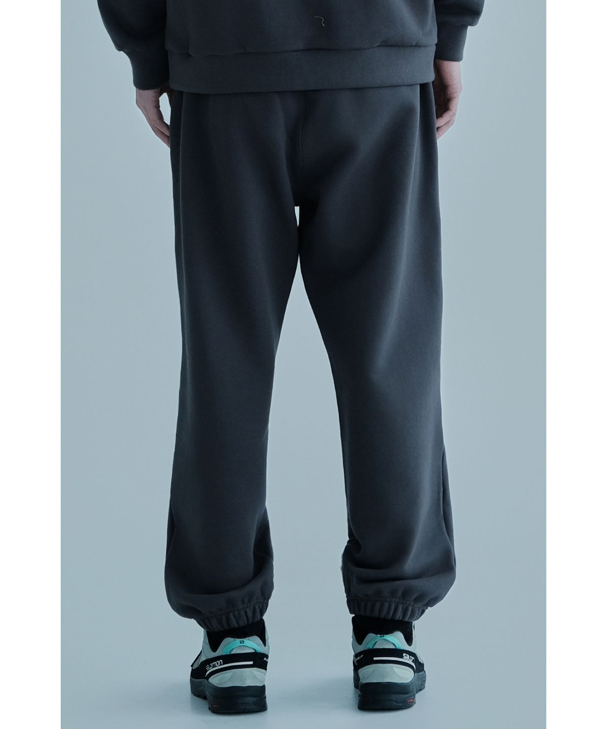 얼스캄에라(EARTH CALM ERA) 내추럴 데일리 스웨트팬츠_차콜