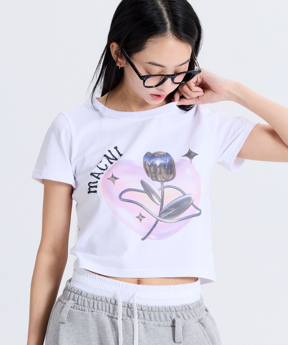 마크니(MACNI) ROSE HEART CROP T-SHIRT WHITE