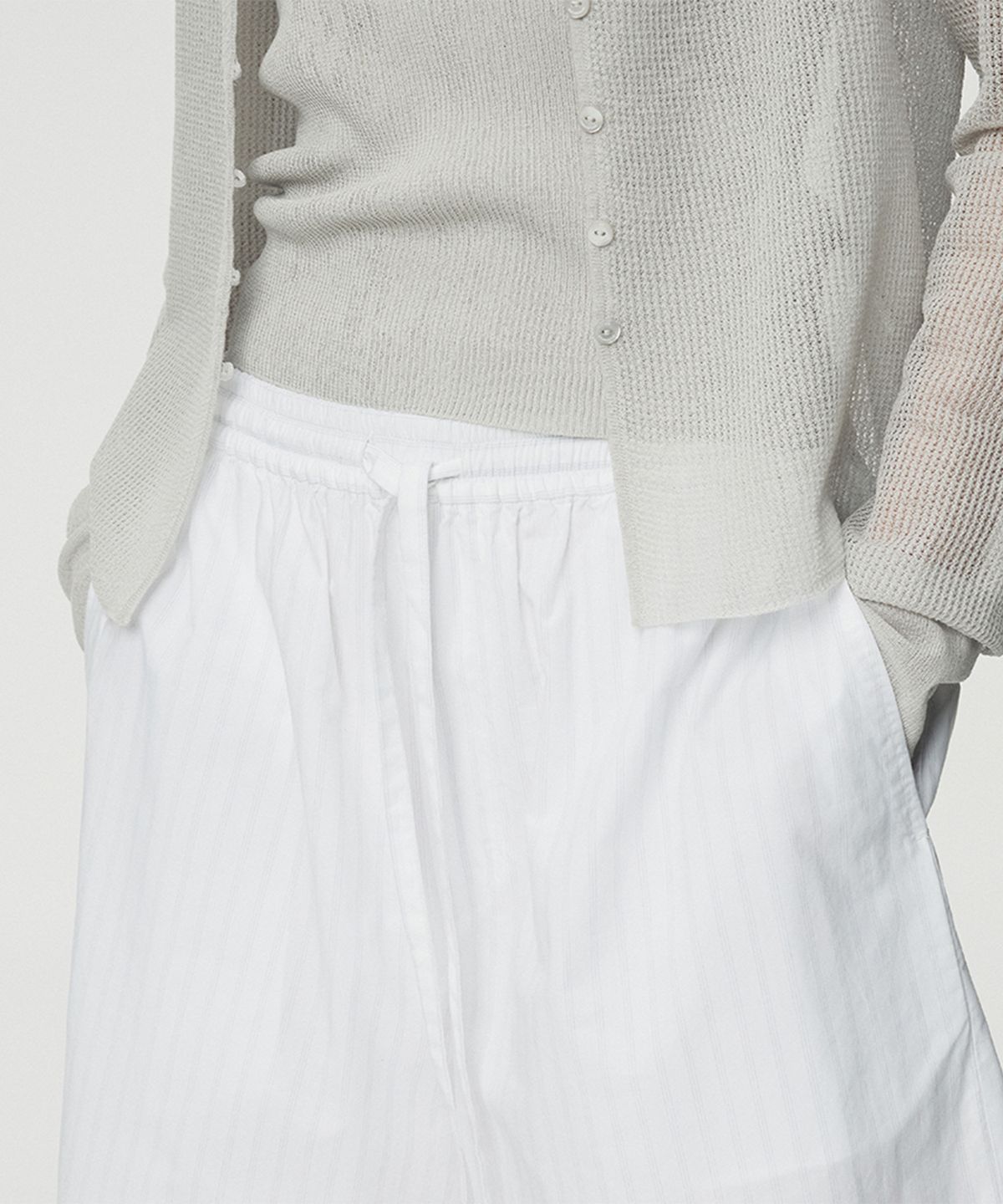 우마뭉(UMARMUNG) Striped Cotton Poplin Shorts_Off White