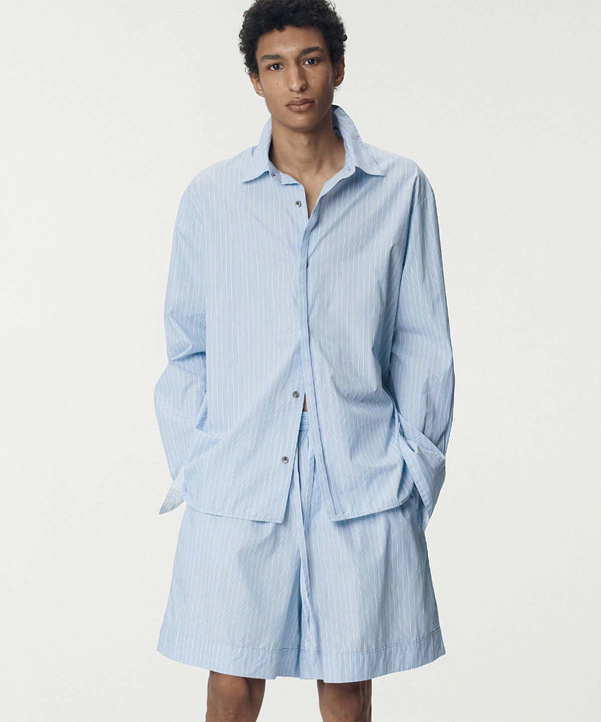 우마뭉(UMARMUNG) Striped Cotton Poplin Shorts_Blue