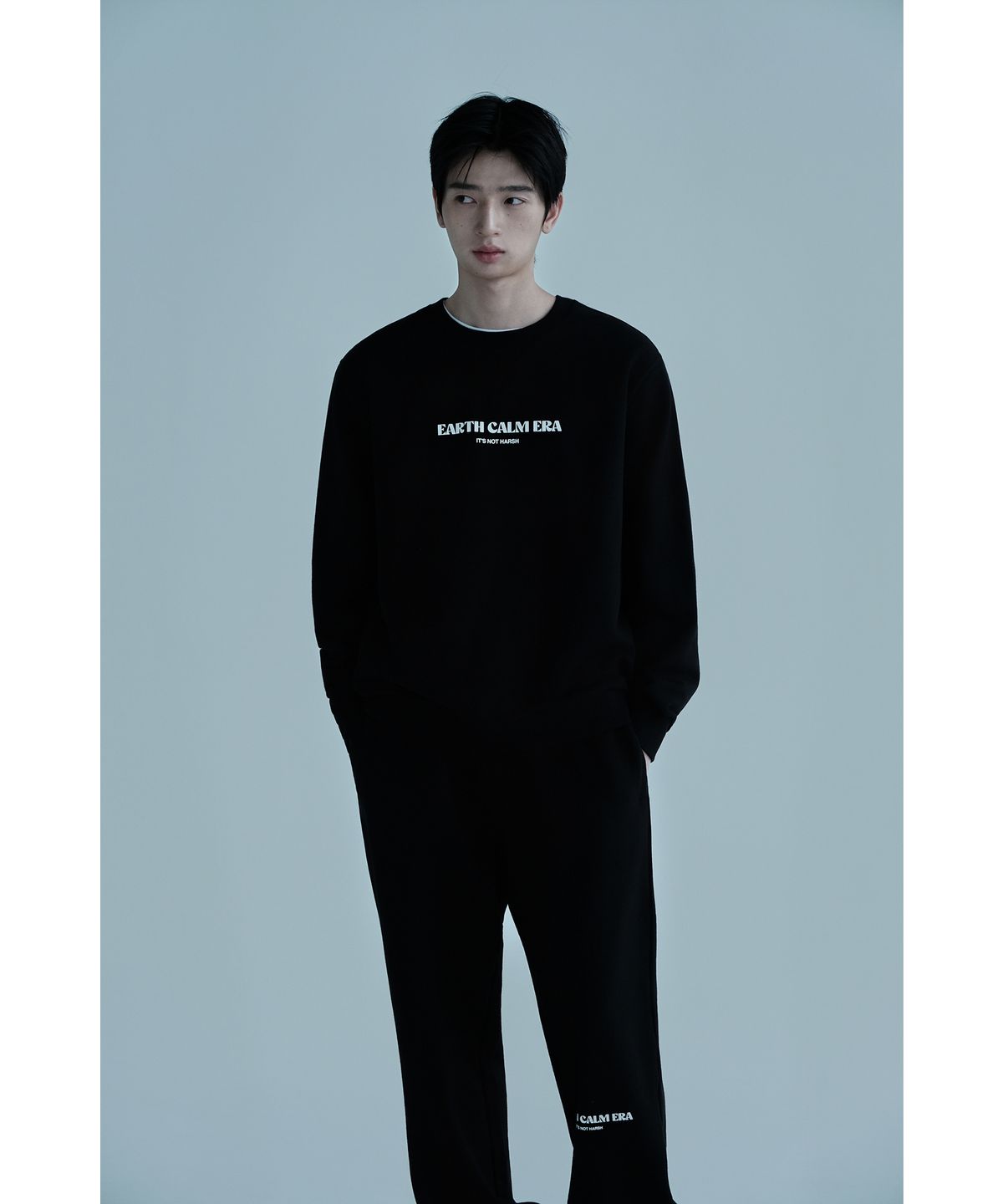 얼스캄에라(EARTH CALM ERA) 내추럴 데일리 스웨트팬츠_블랙