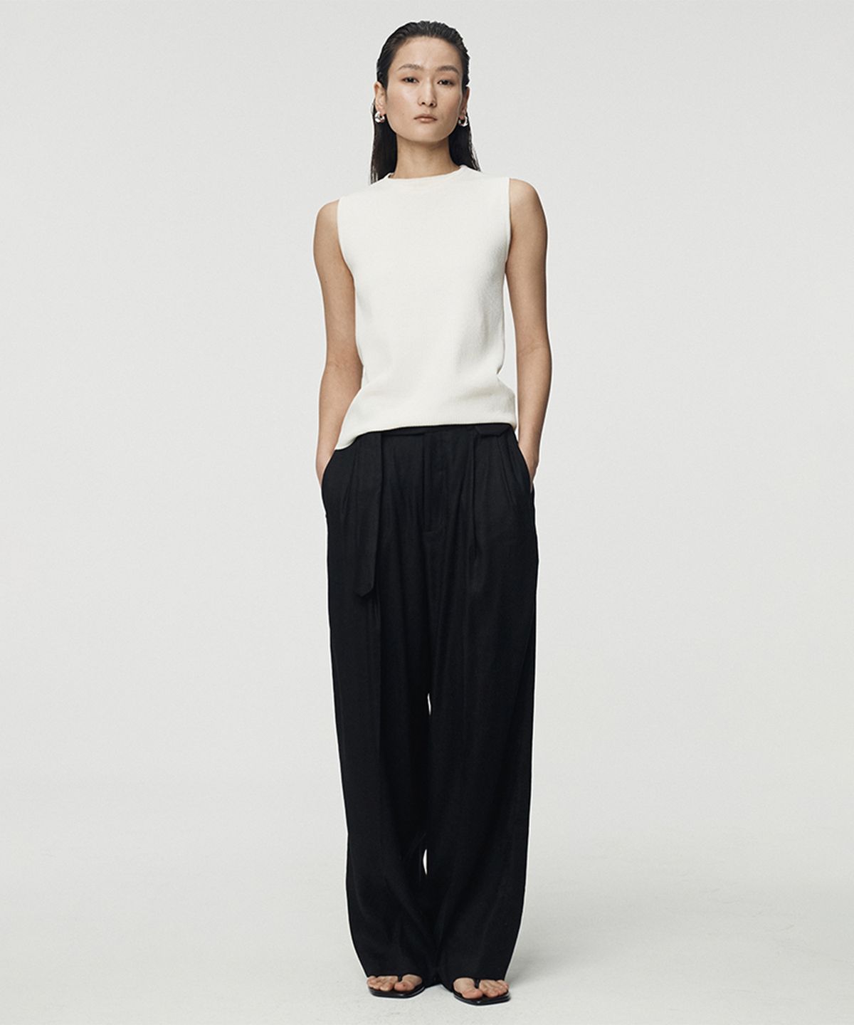 우마뭉(UMARMUNG) Elastic Linen Belted Pants_Black