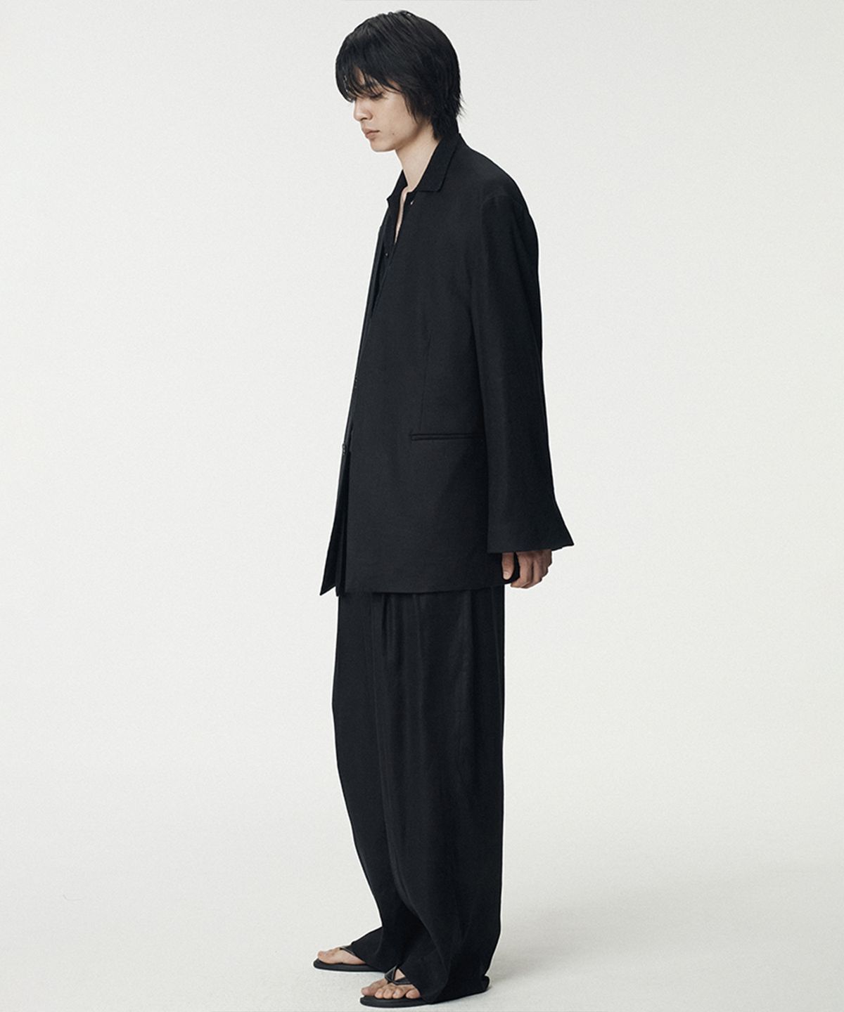 우마뭉(UMARMUNG) Elastic Linen Collarless Blazer_Black