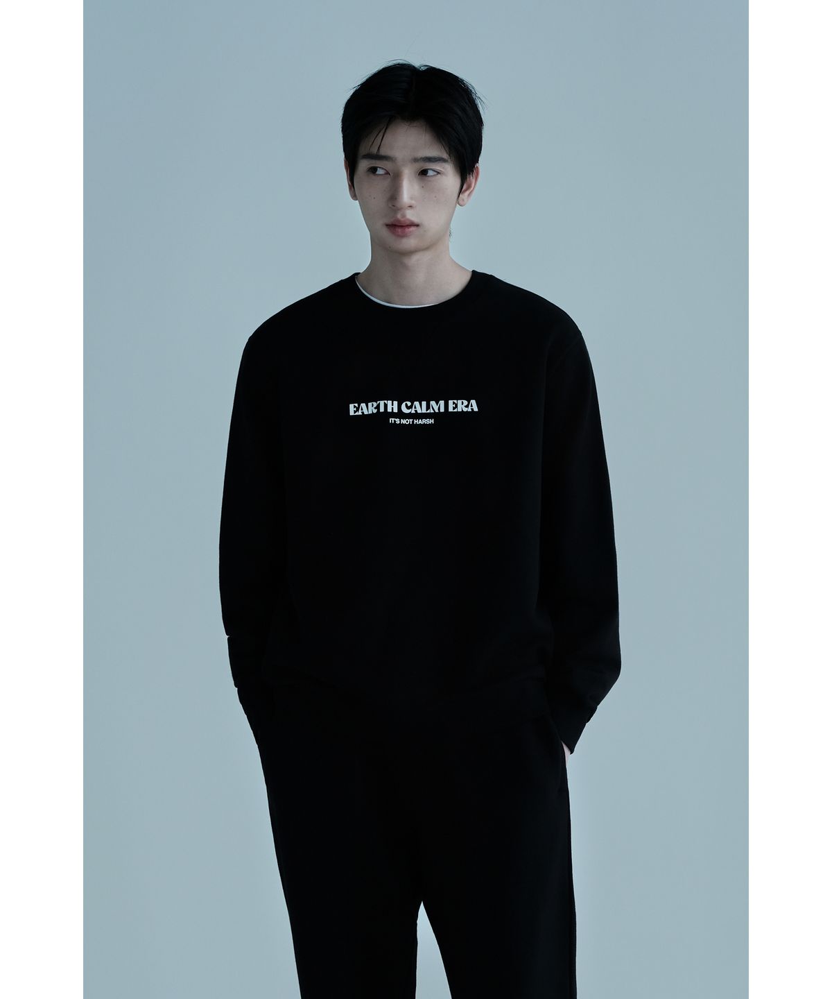 얼스캄에라(EARTH CALM ERA) 내추럴 데일리 스웨트셔츠_블랙